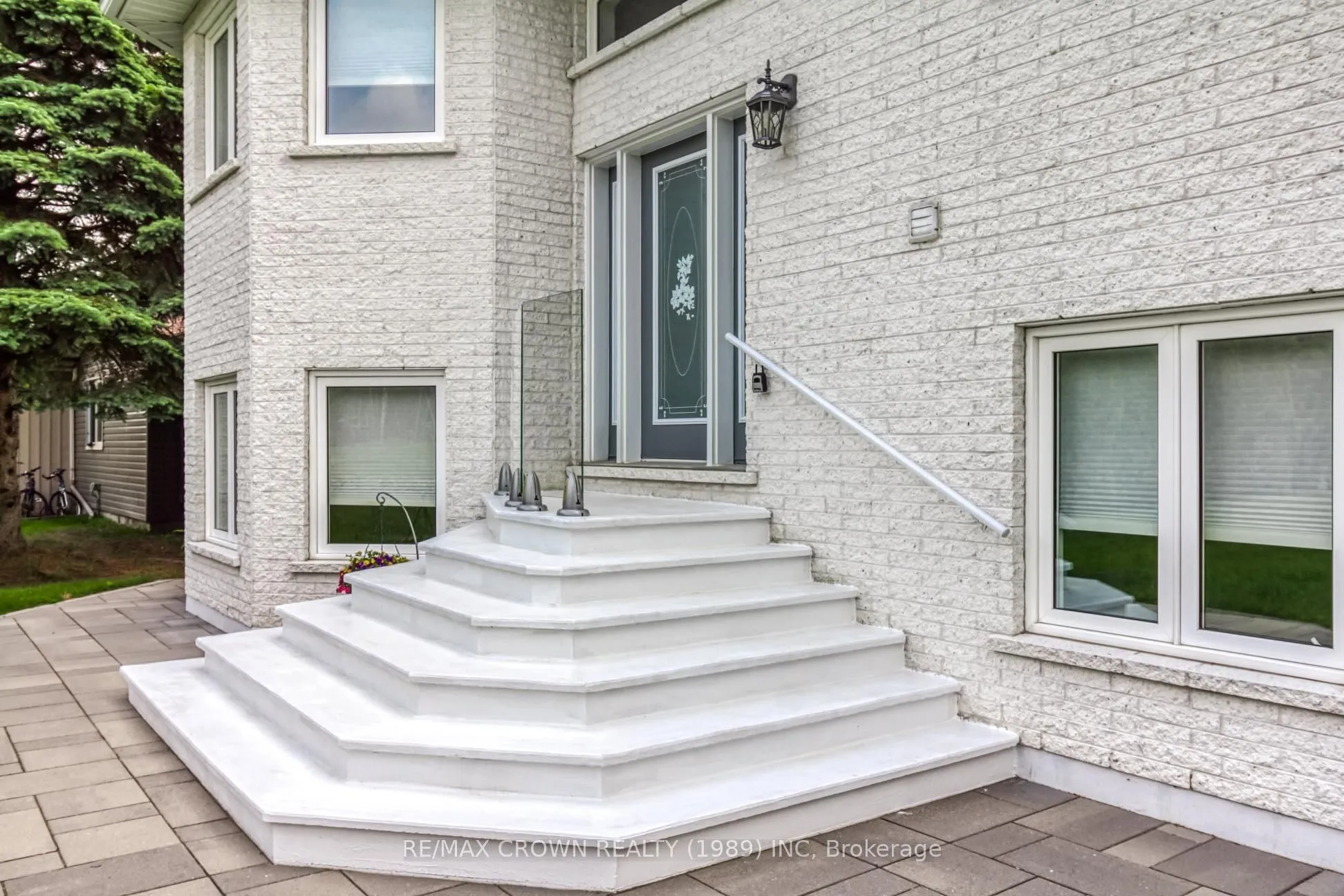 670 Delorme Road
