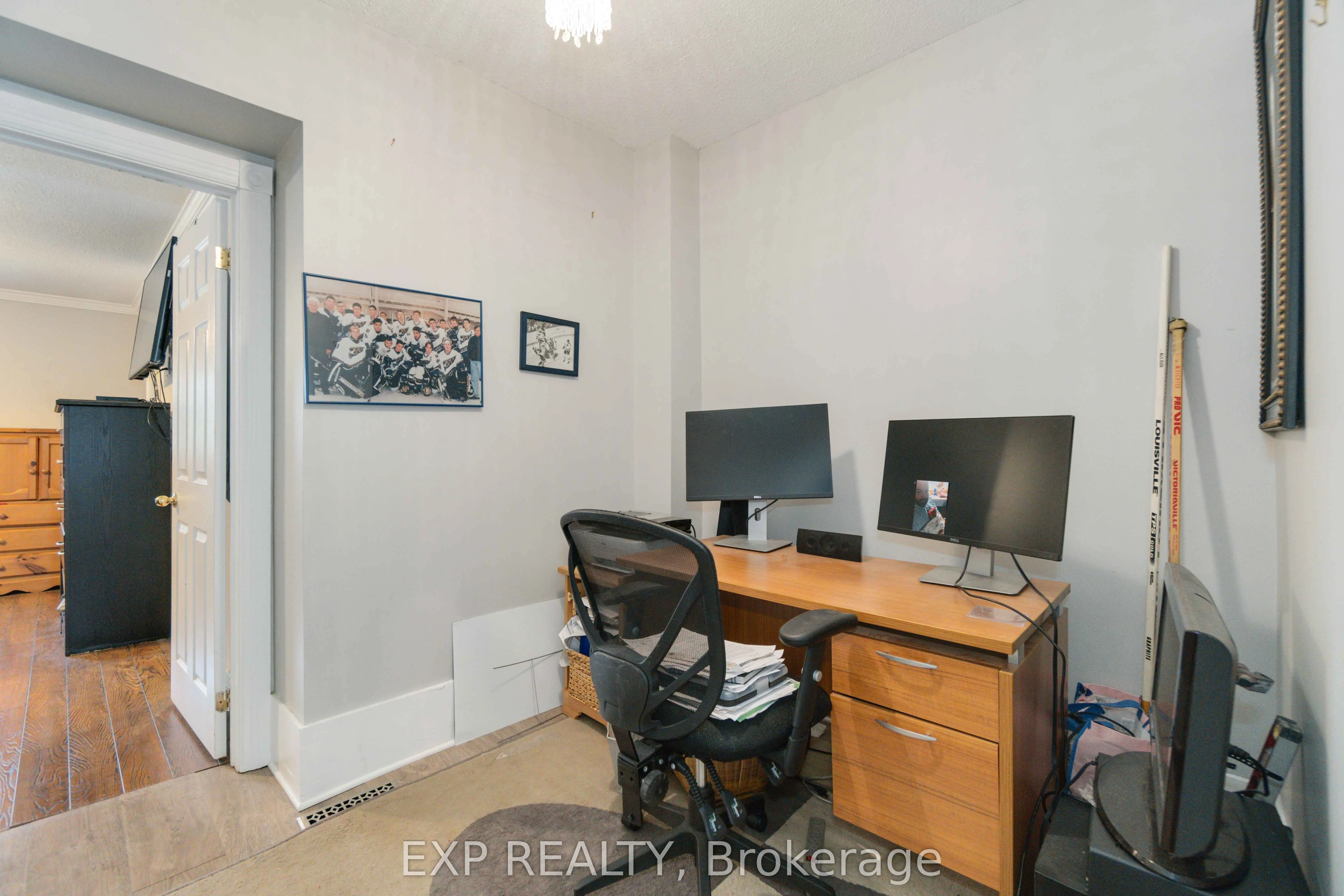 105 Division Street N