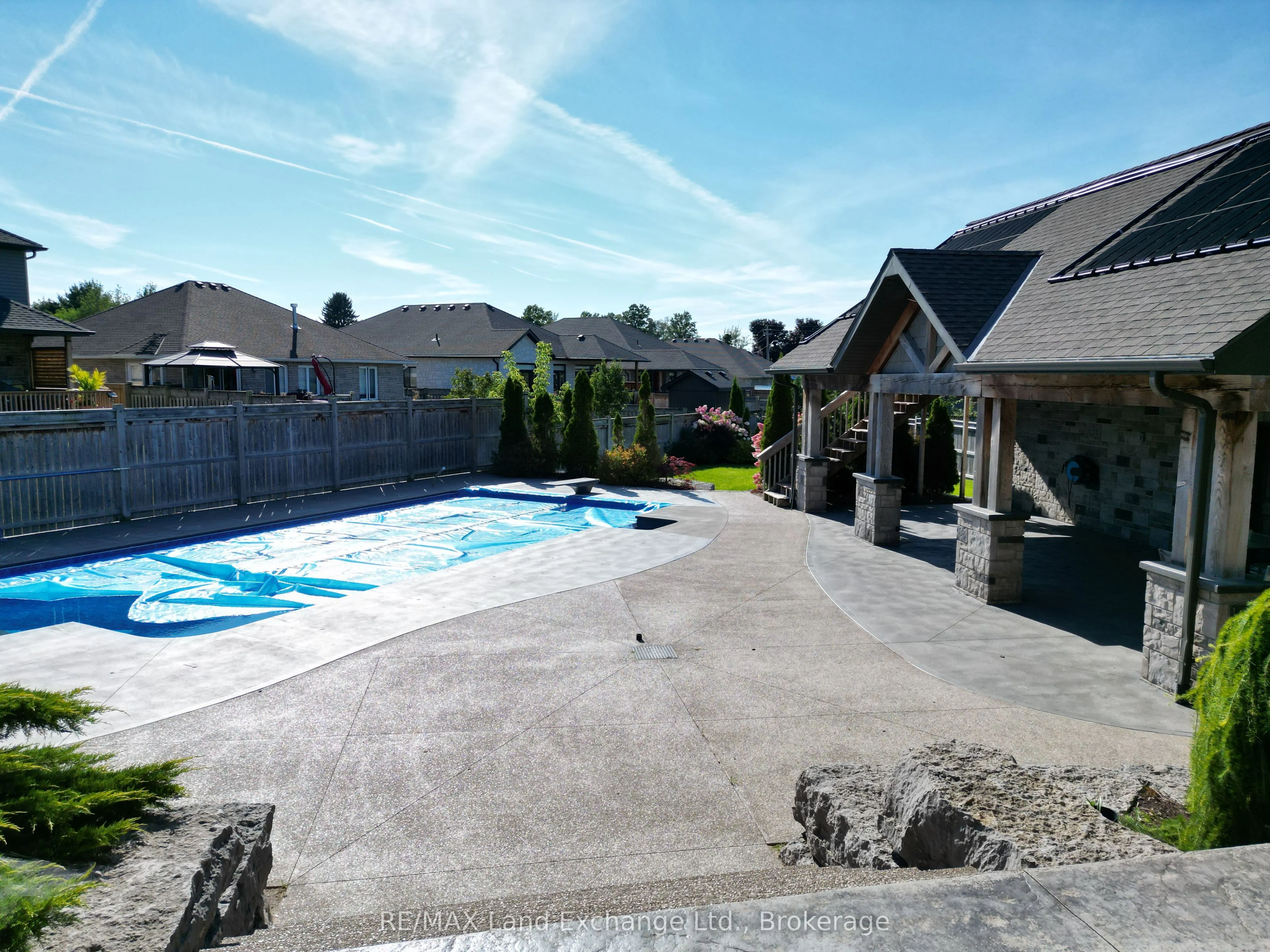 24 Lakefield Drive