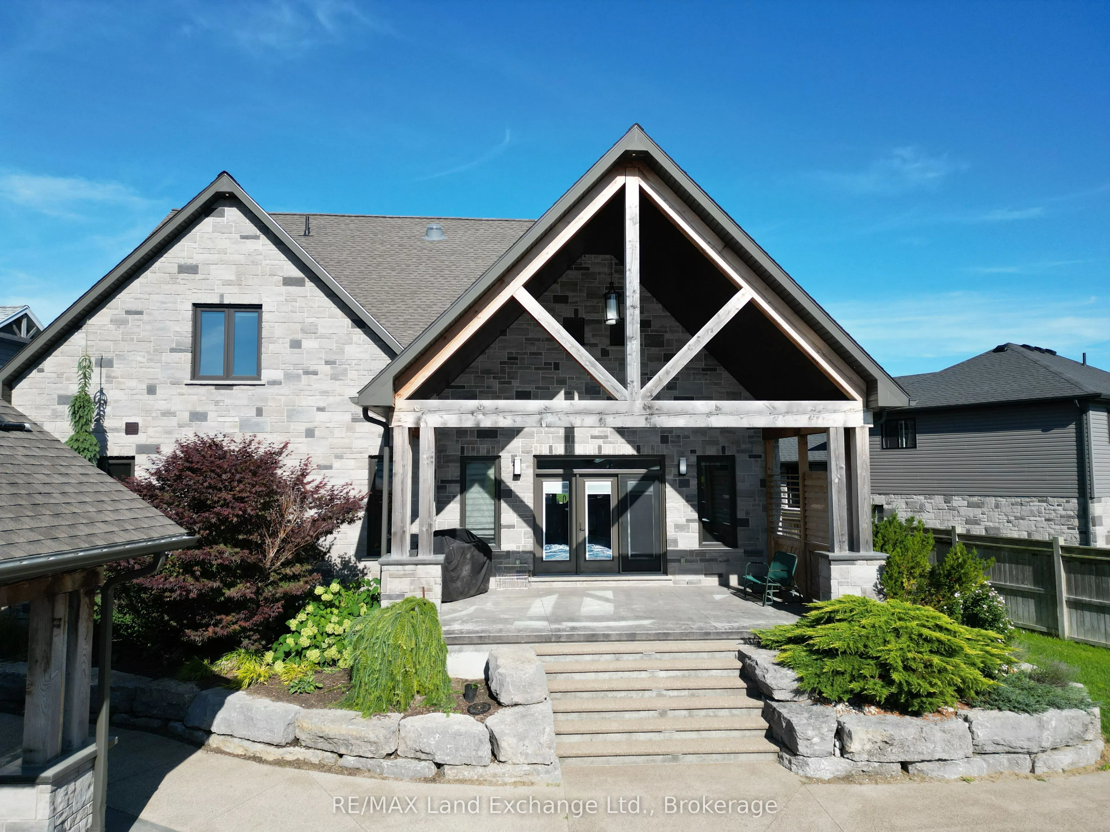 24 Lakefield Drive