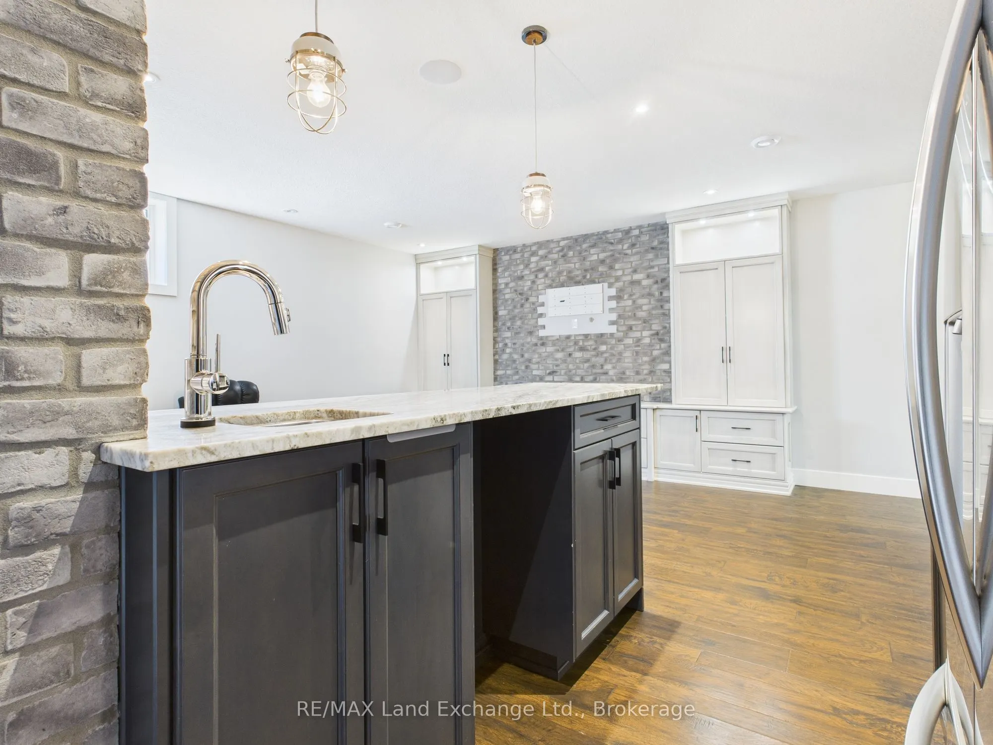 24 Lakefield Drive