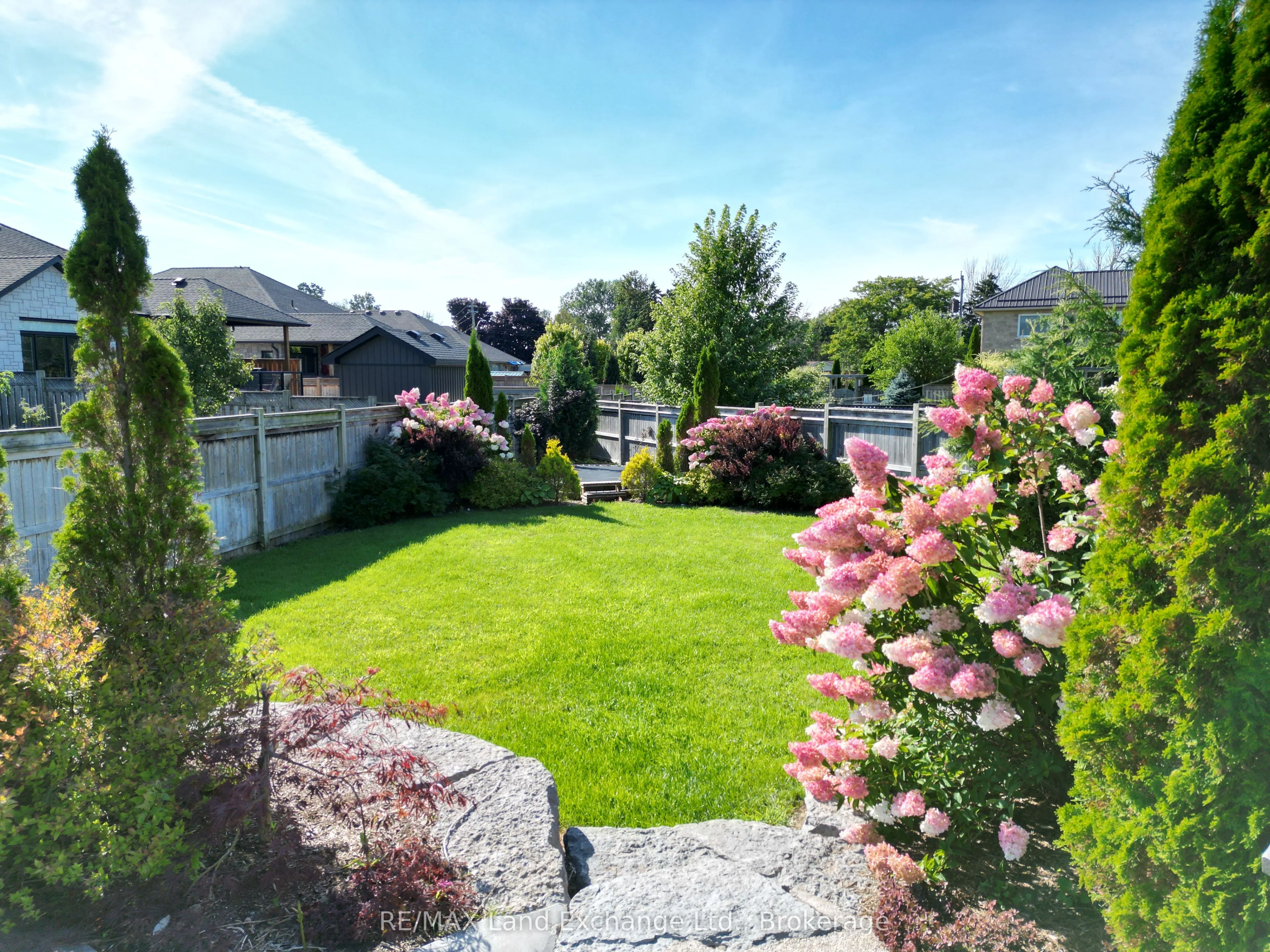 24 Lakefield Drive
