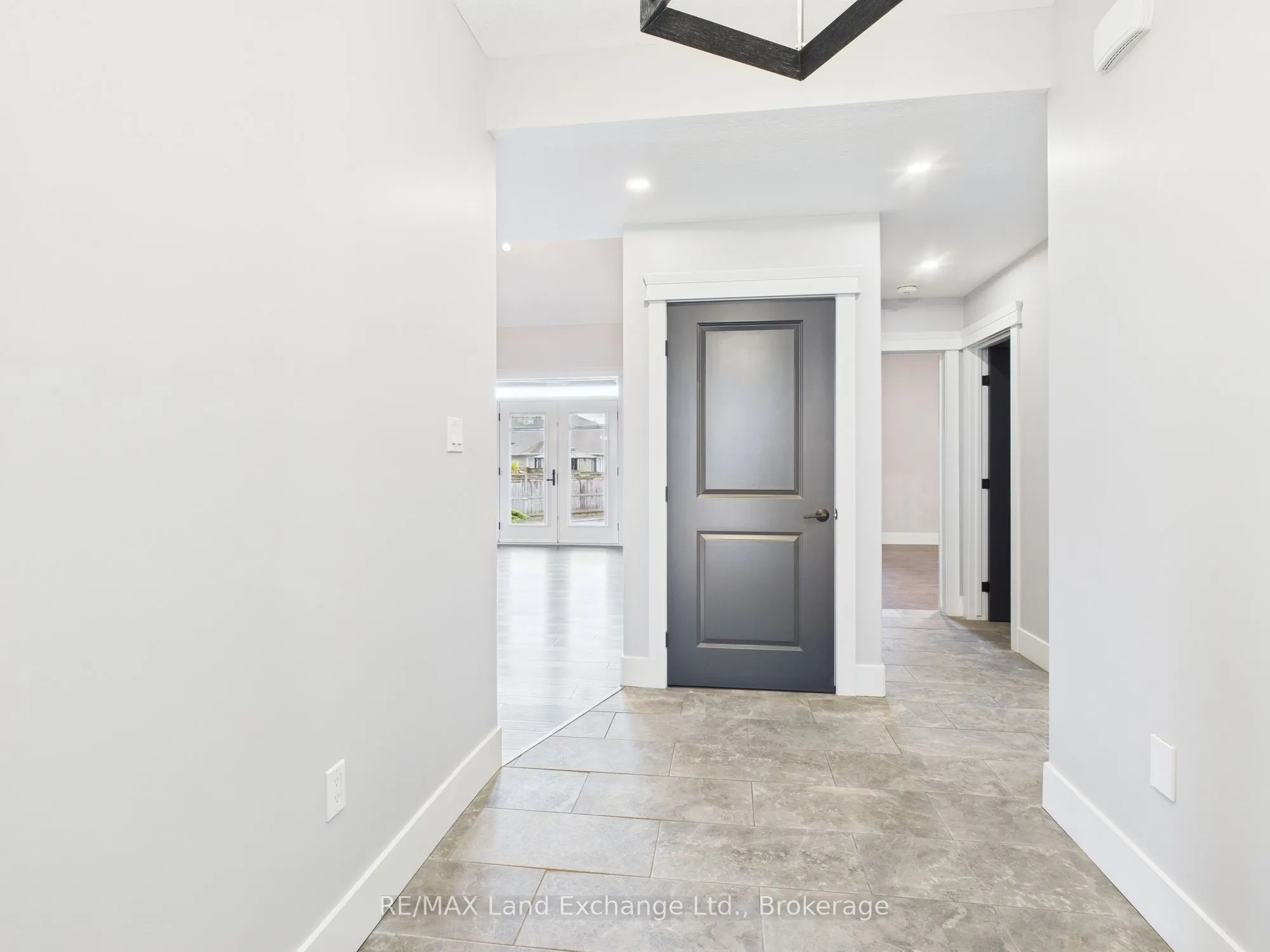 24 Lakefield Drive
