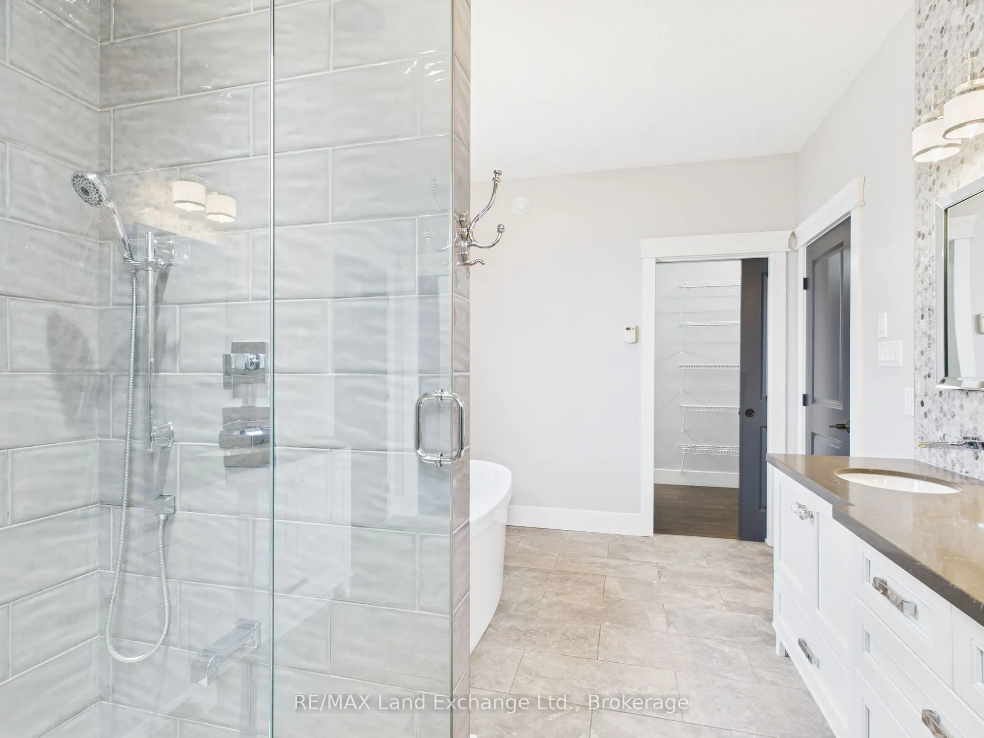 24 Lakefield Drive