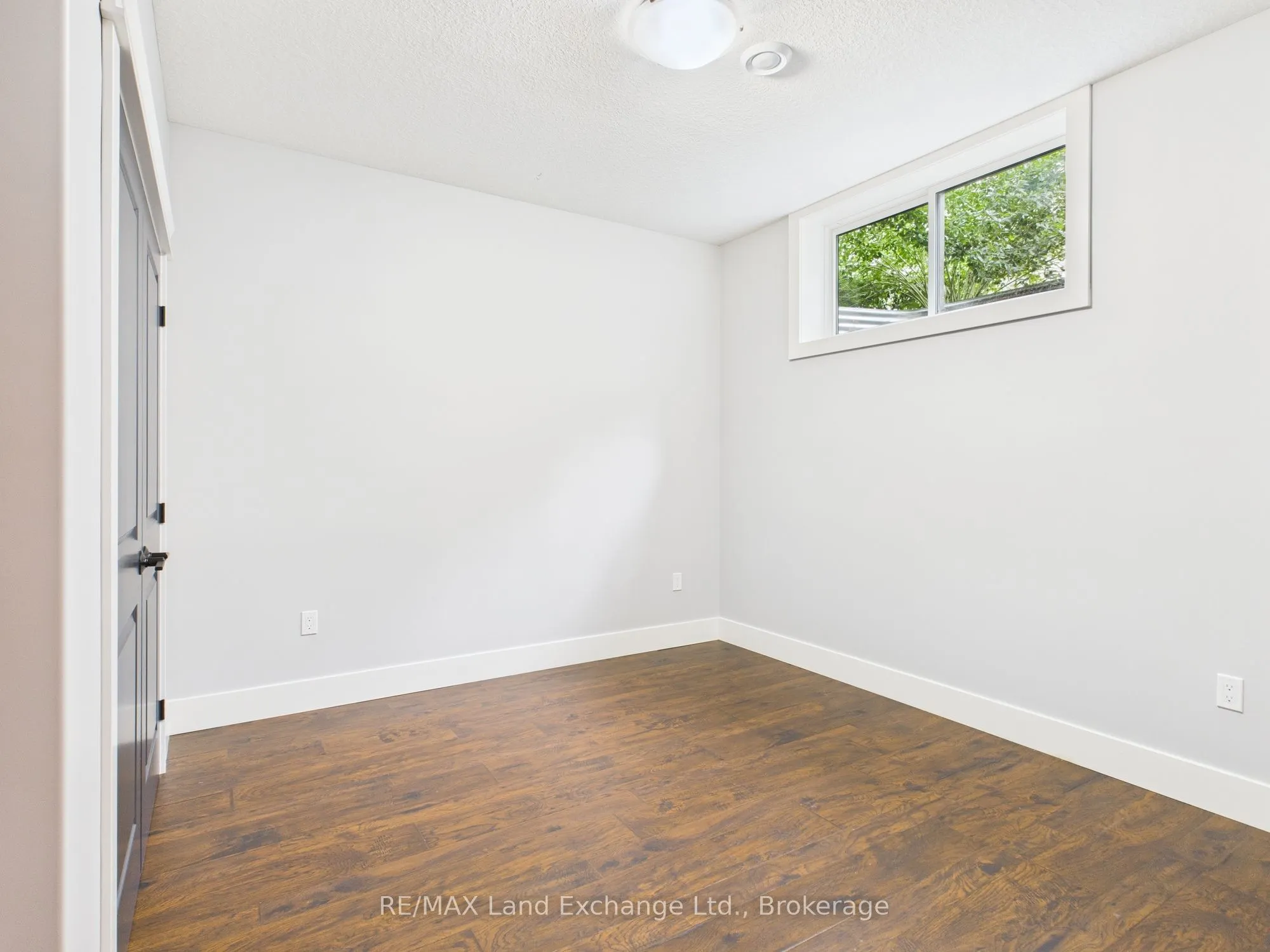 24 Lakefield Drive