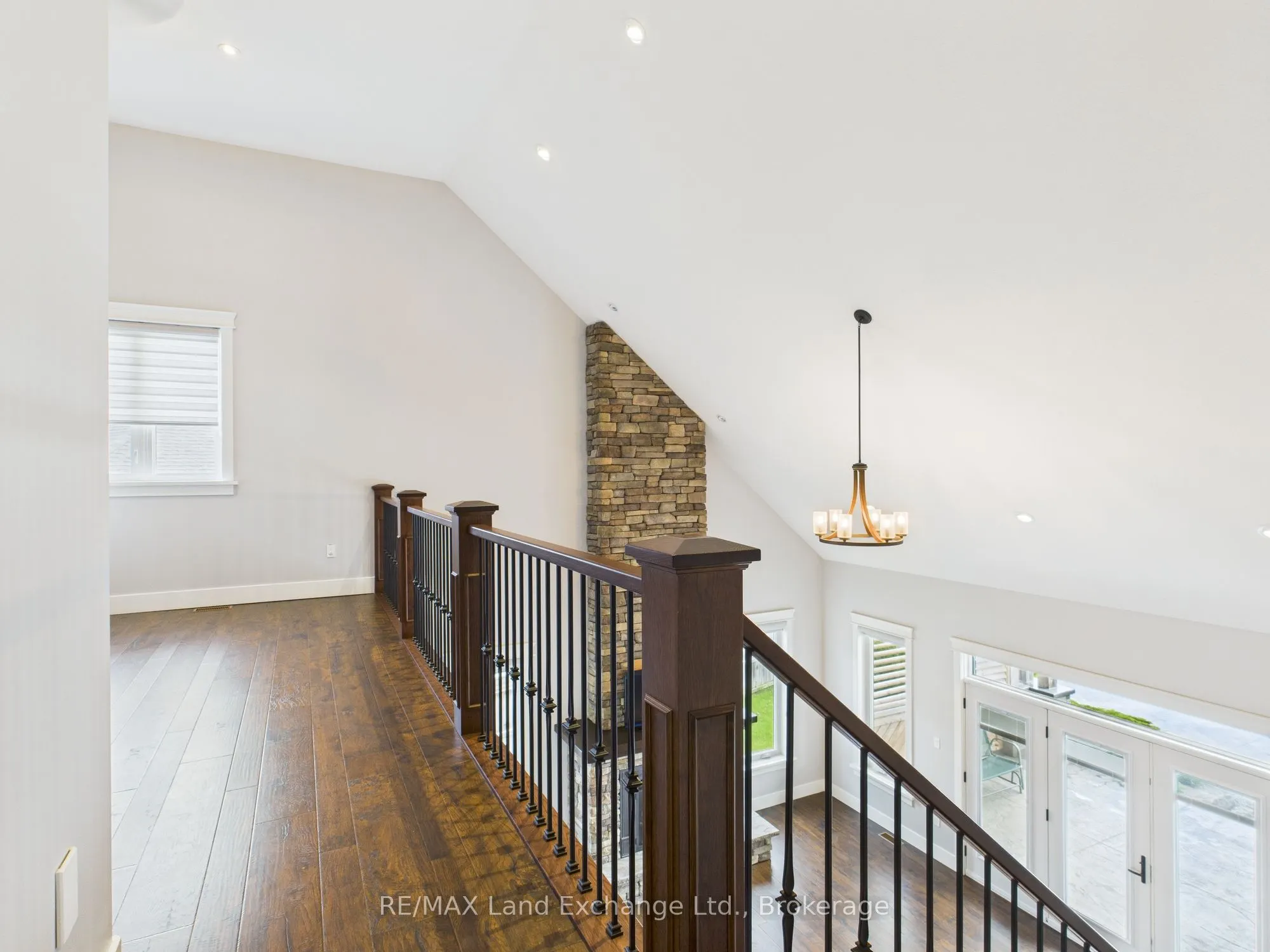 24 Lakefield Drive