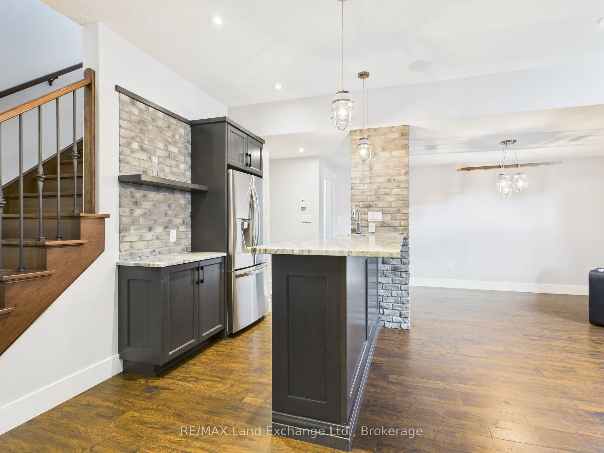 24 Lakefield Drive
