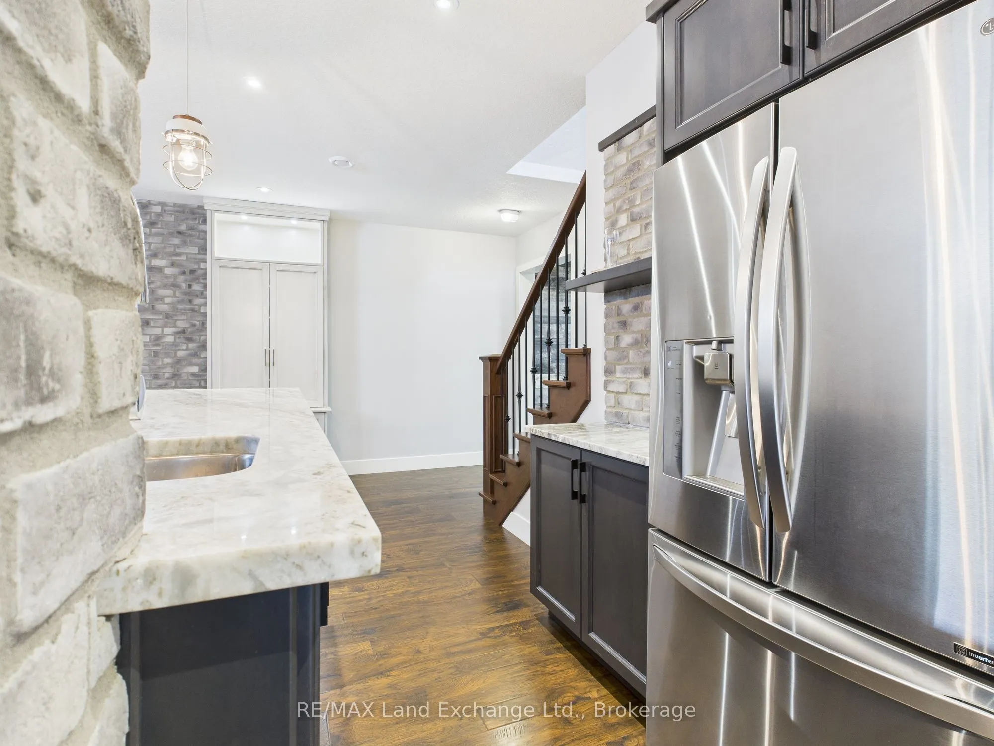 24 Lakefield Drive