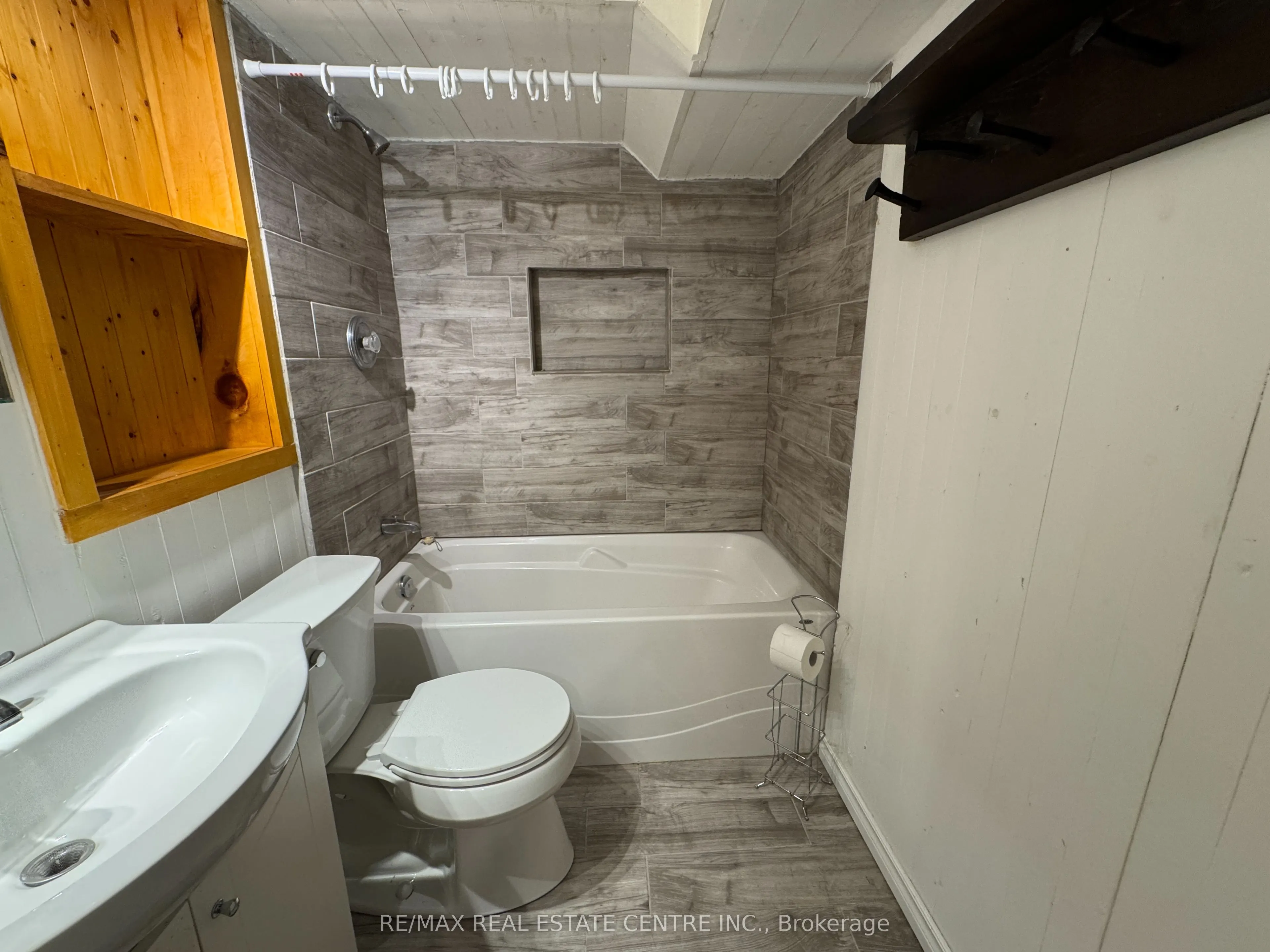 456 Speedvale ( Basement ) Avenue E, #Basement