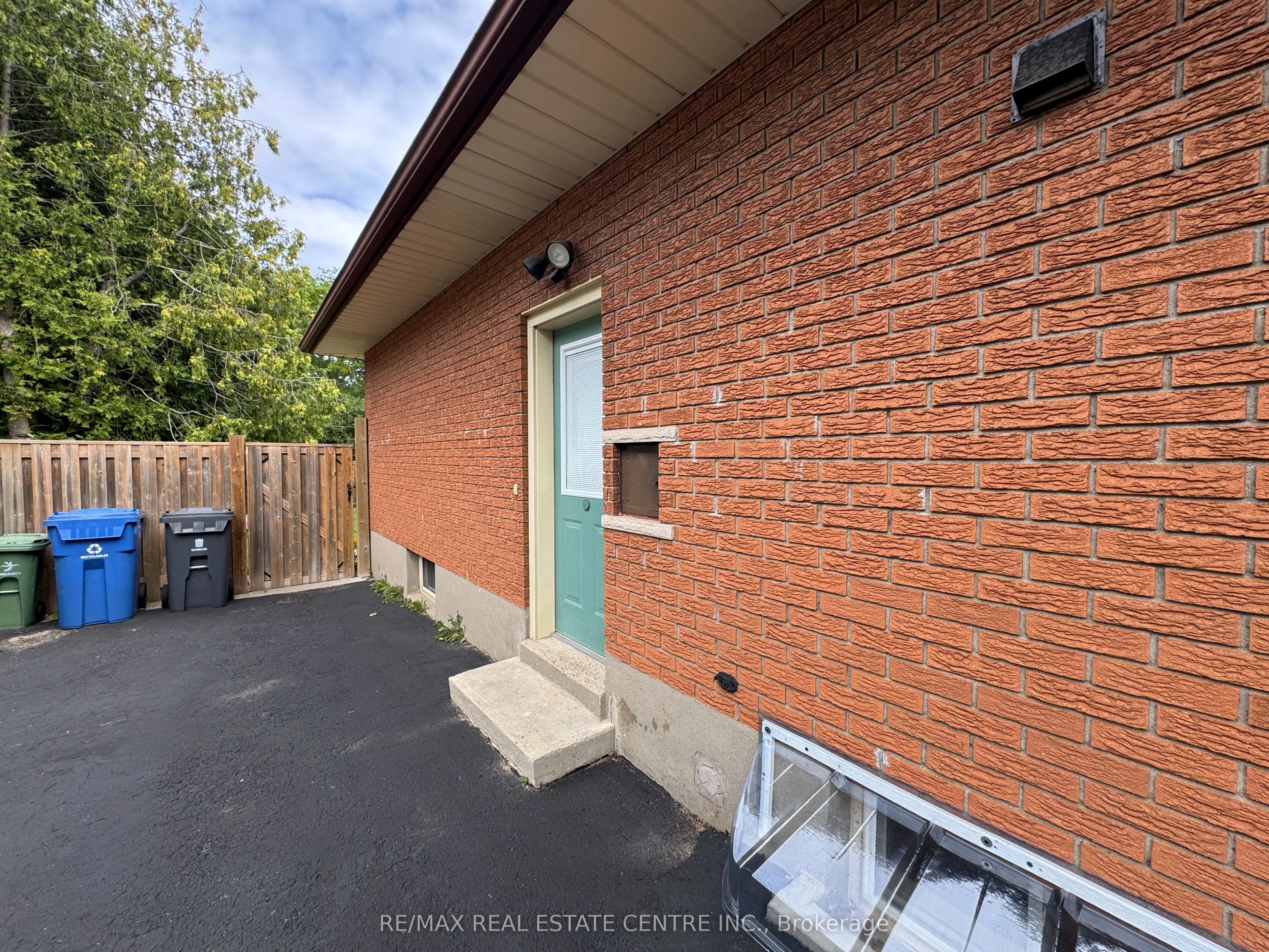 456 Speedvale ( Basement ) Avenue E, #Basement