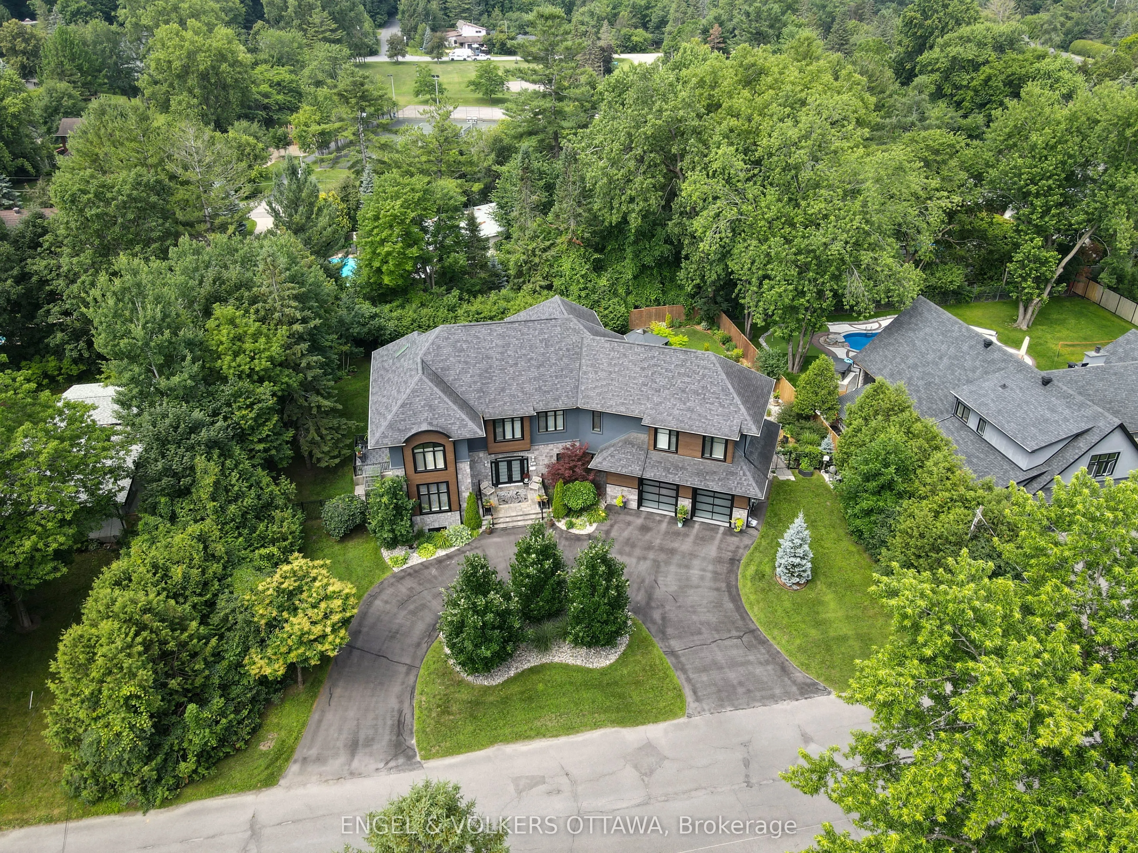 25 Kaymar Drive