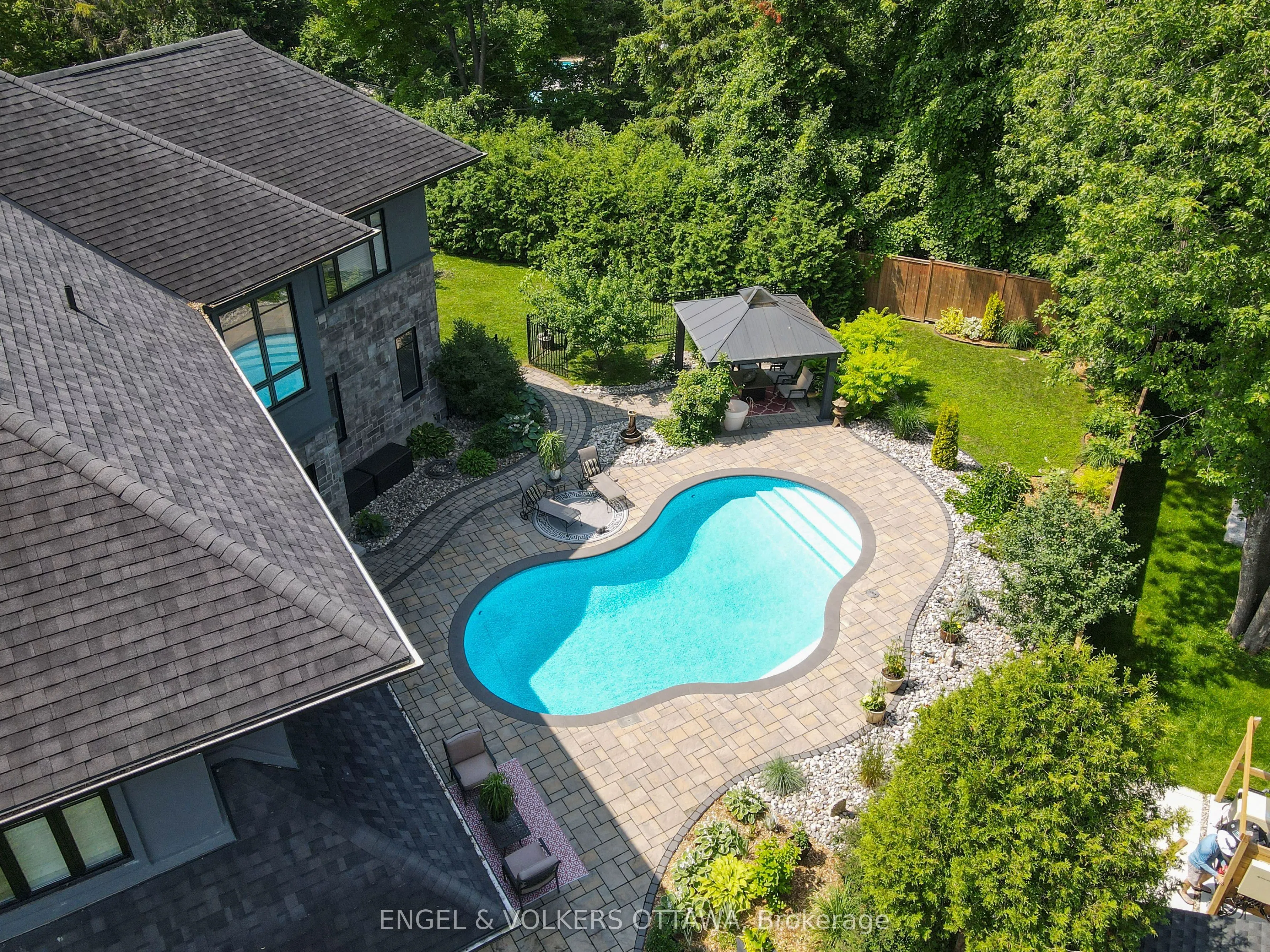 25 Kaymar Drive