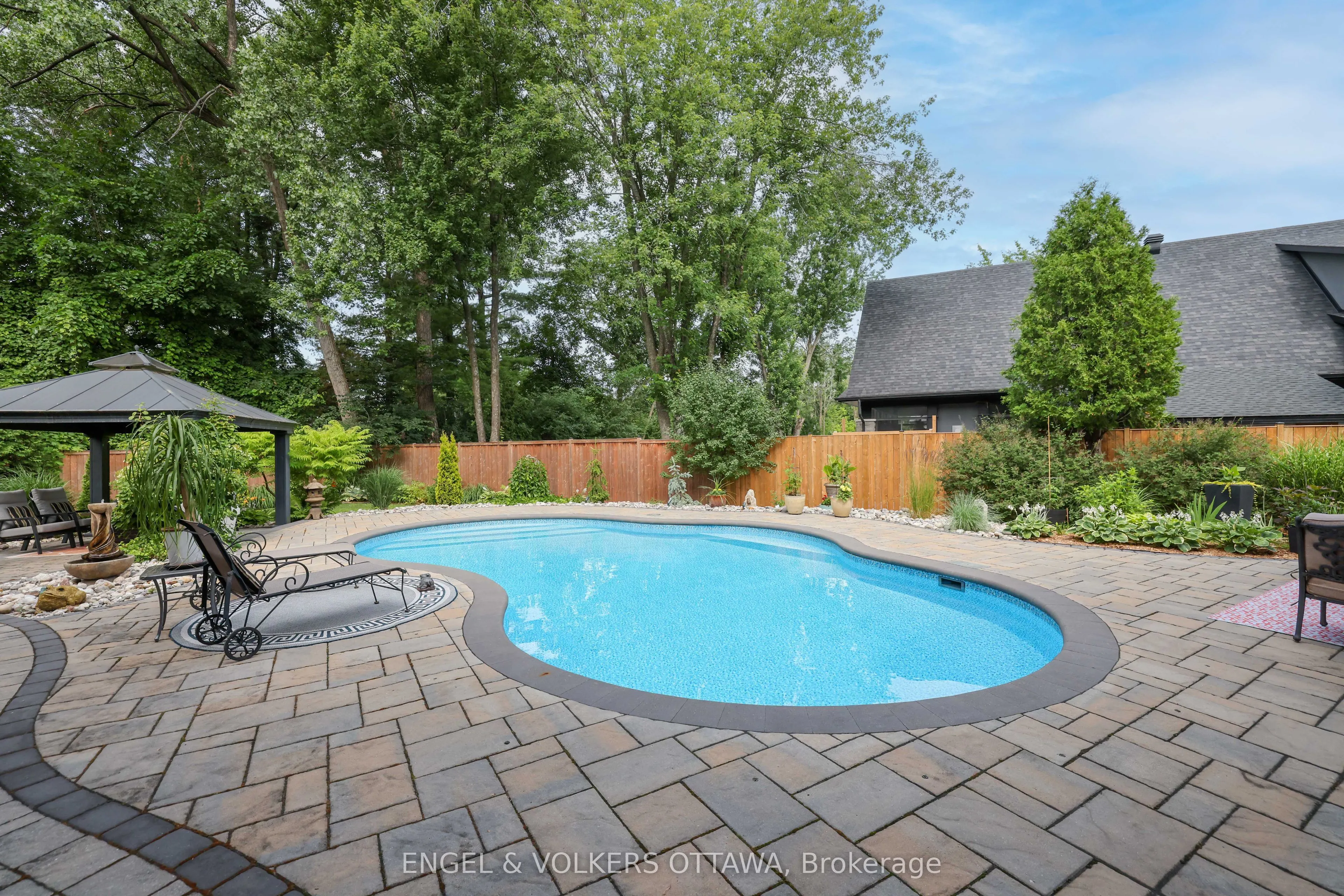 25 Kaymar Drive