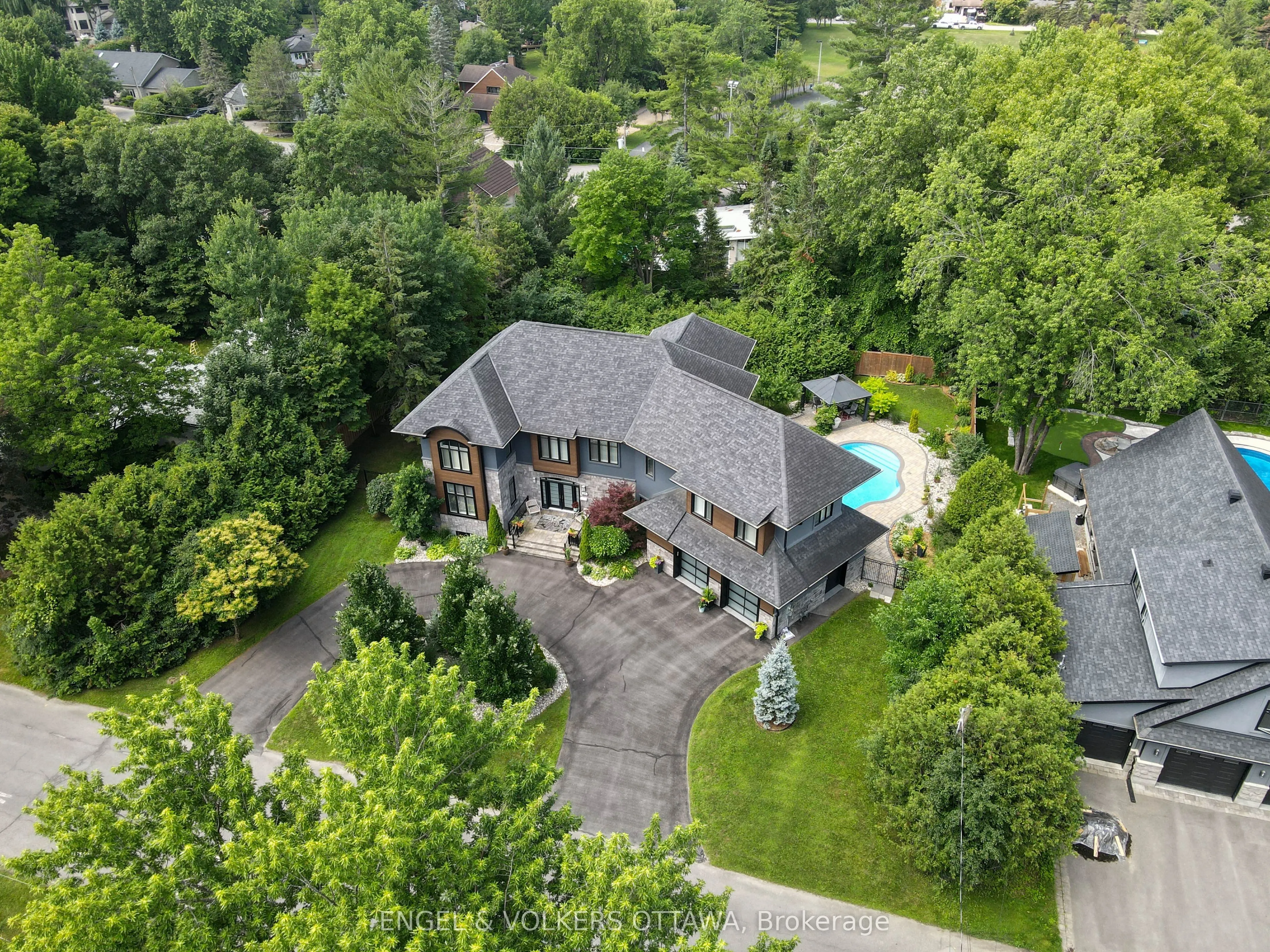 25 Kaymar Drive