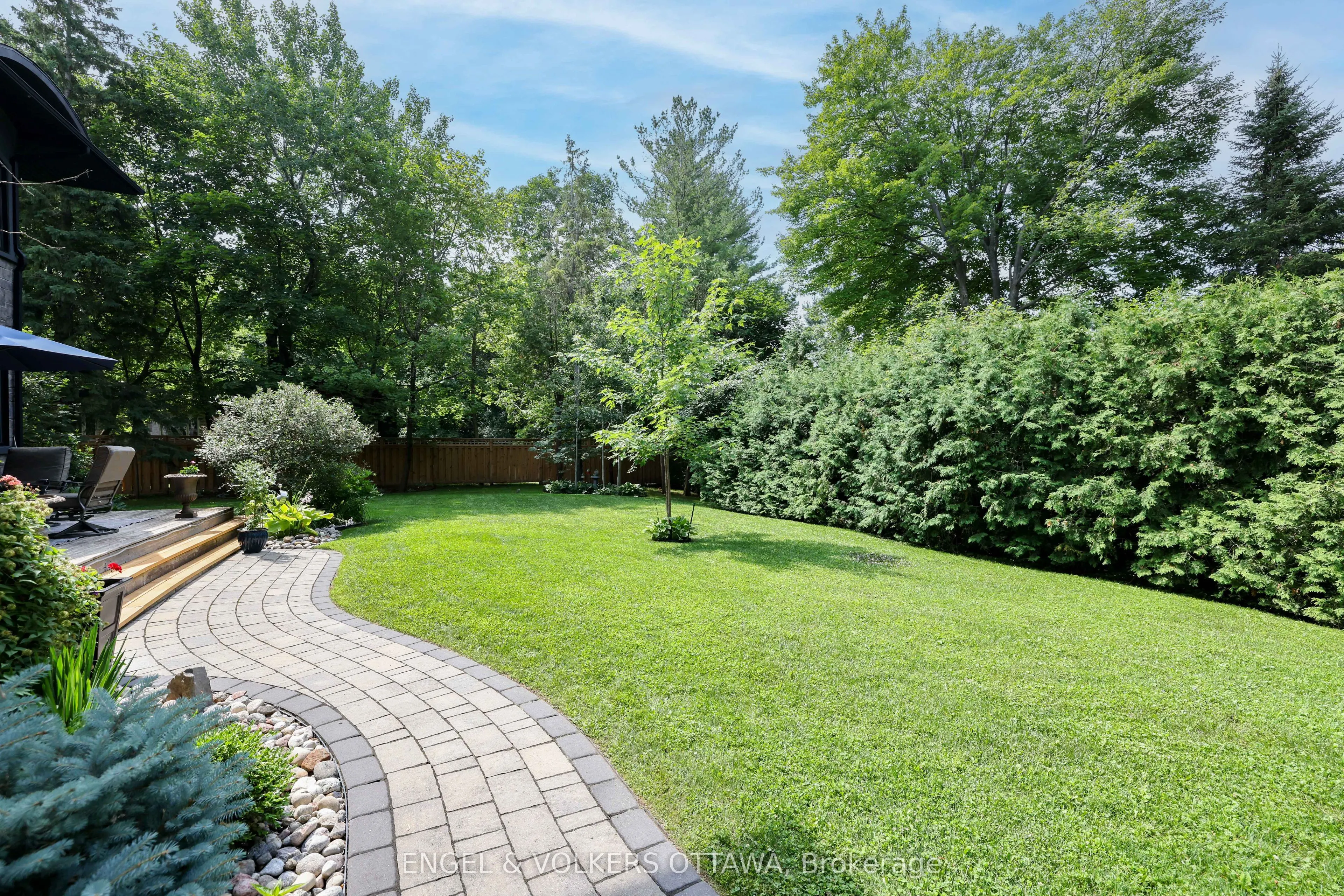 25 Kaymar Drive