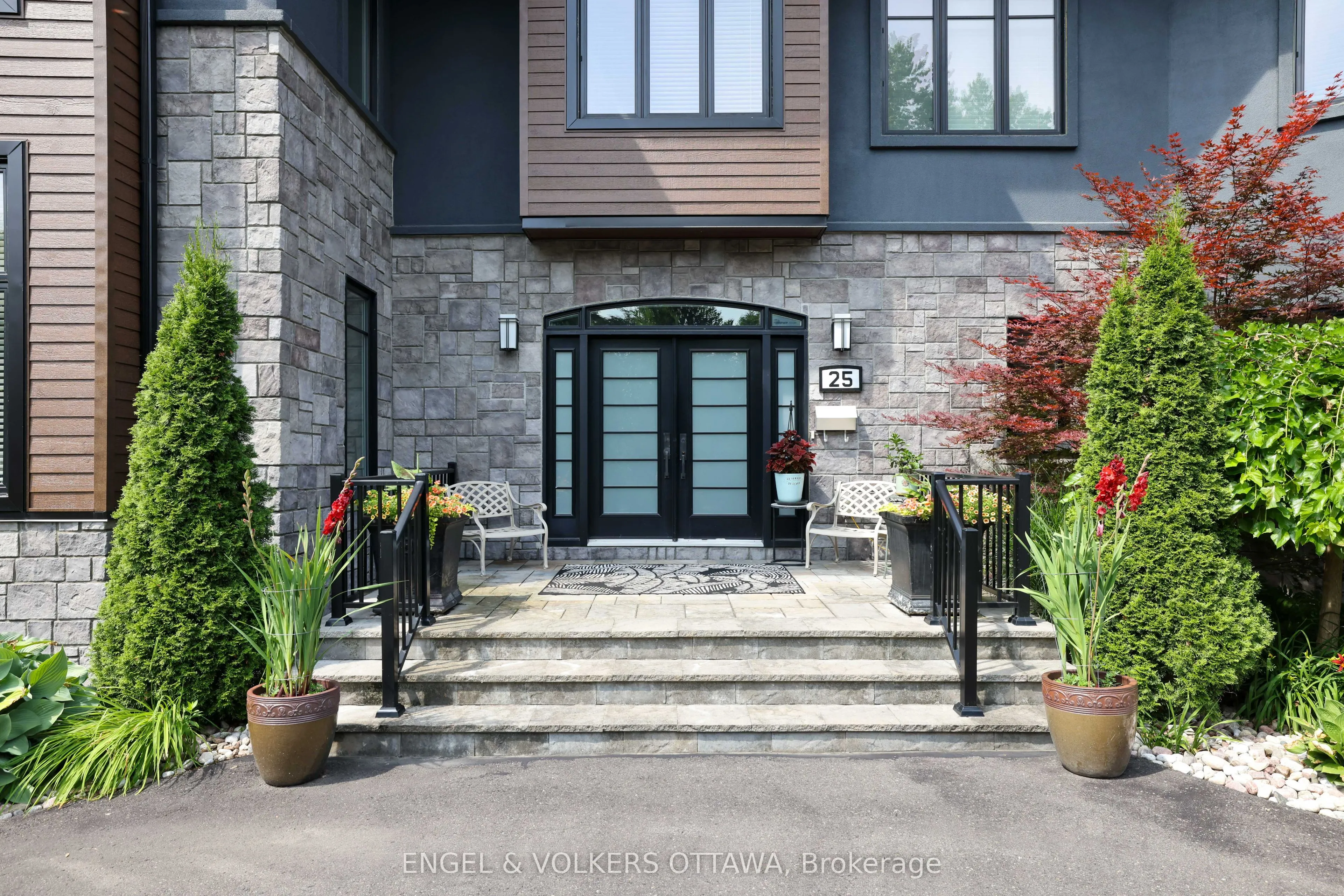 25 Kaymar Drive