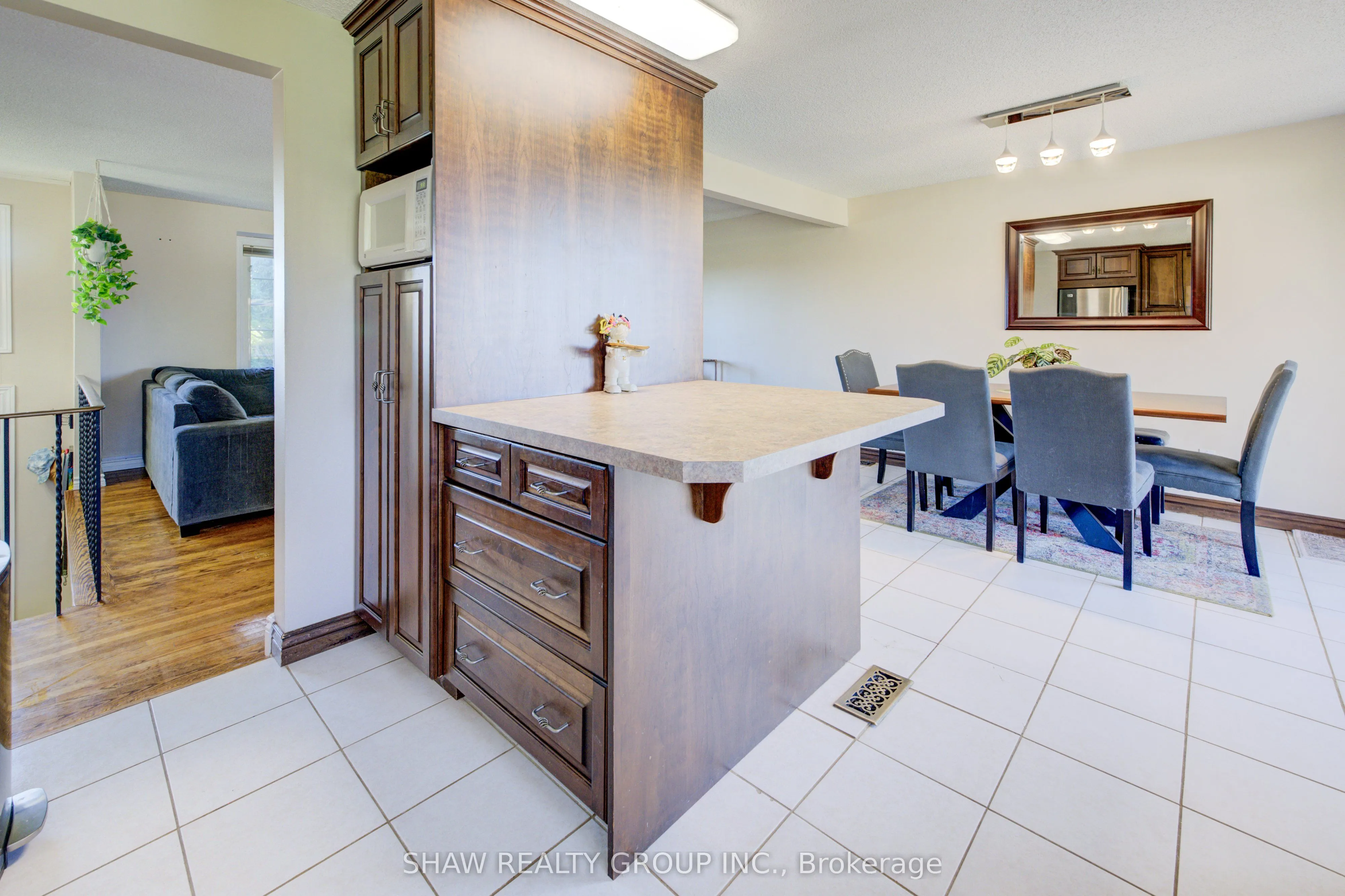 5888 Wellington Road