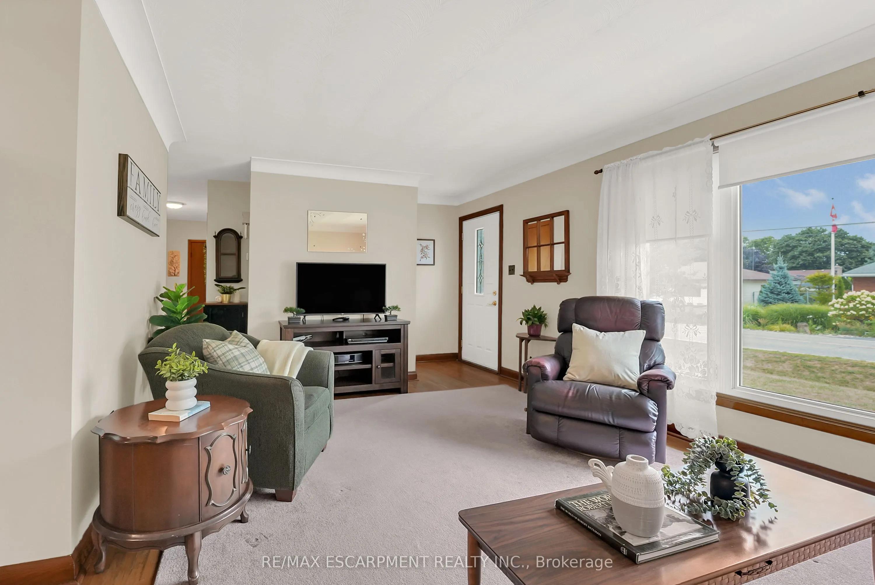 11 Kelson Avenue N