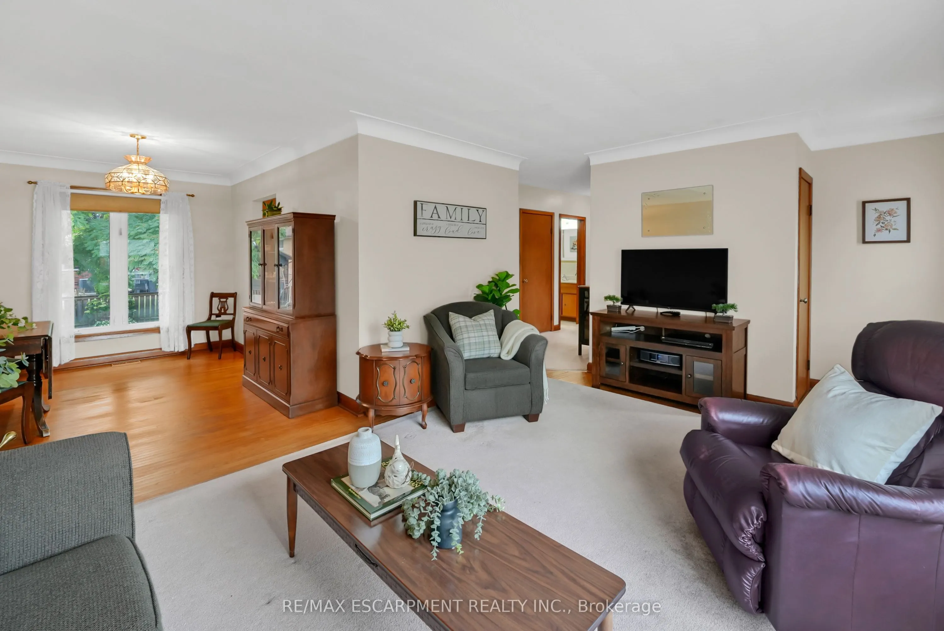 11 Kelson Avenue N