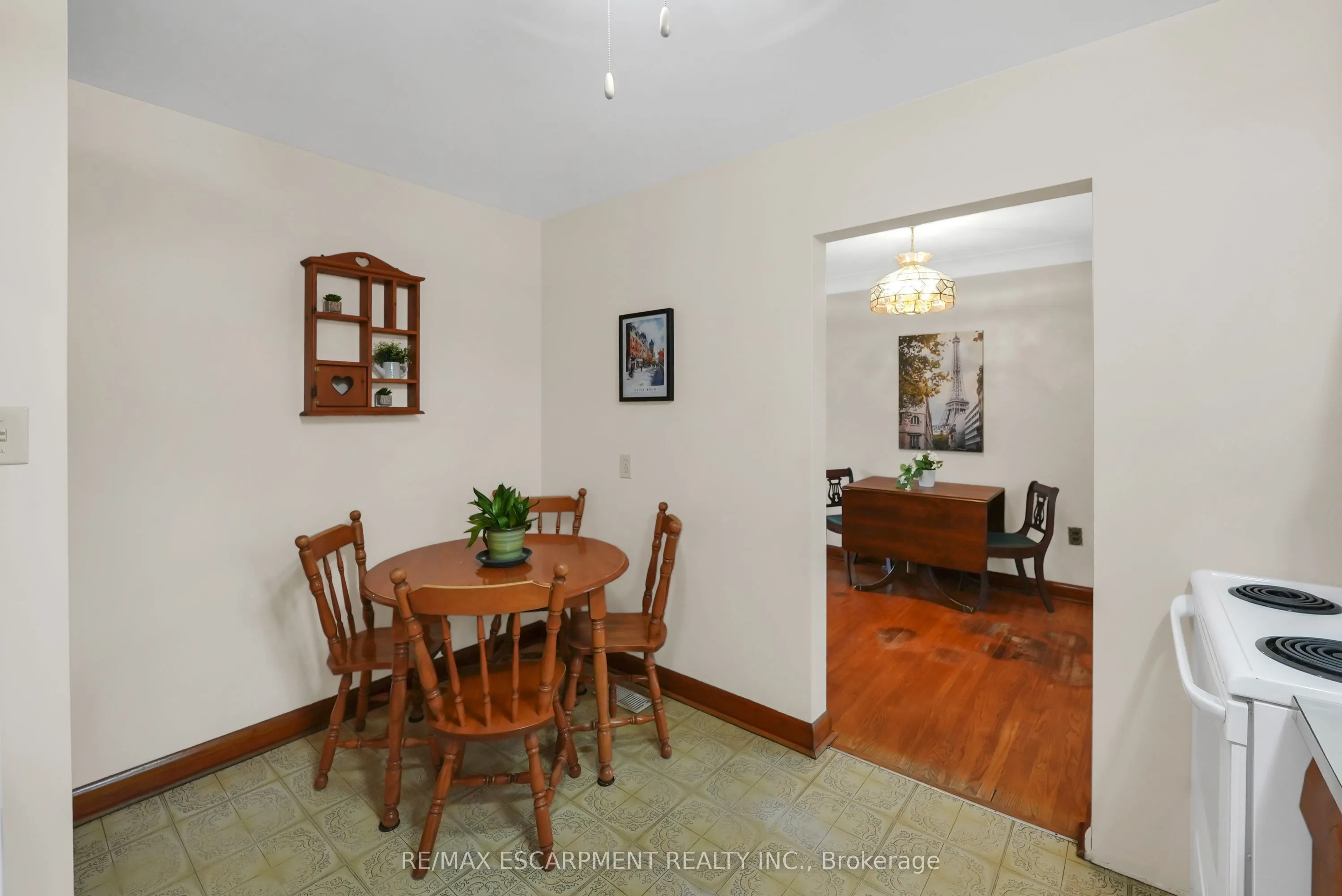 11 Kelson Avenue N