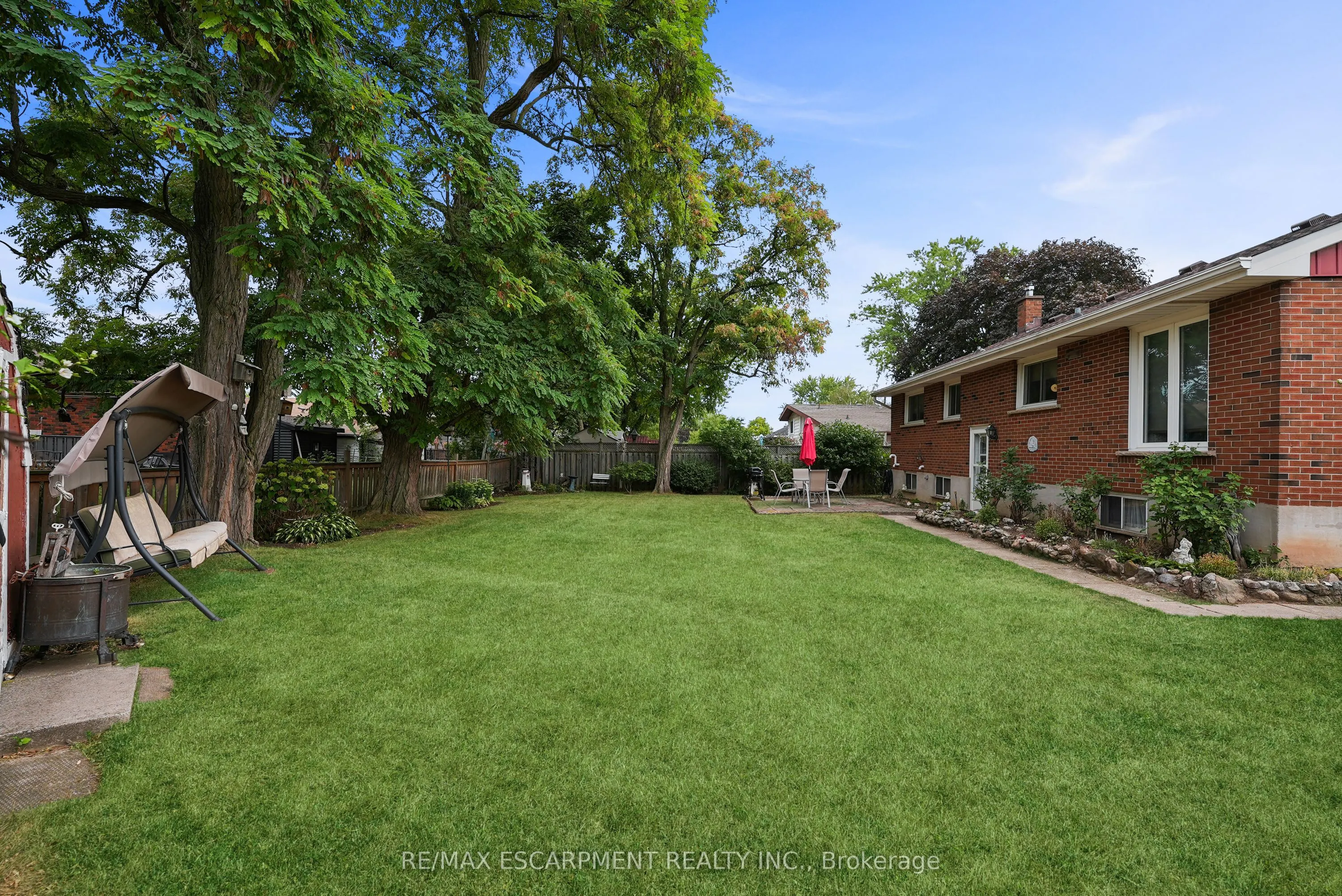 11 Kelson Avenue N