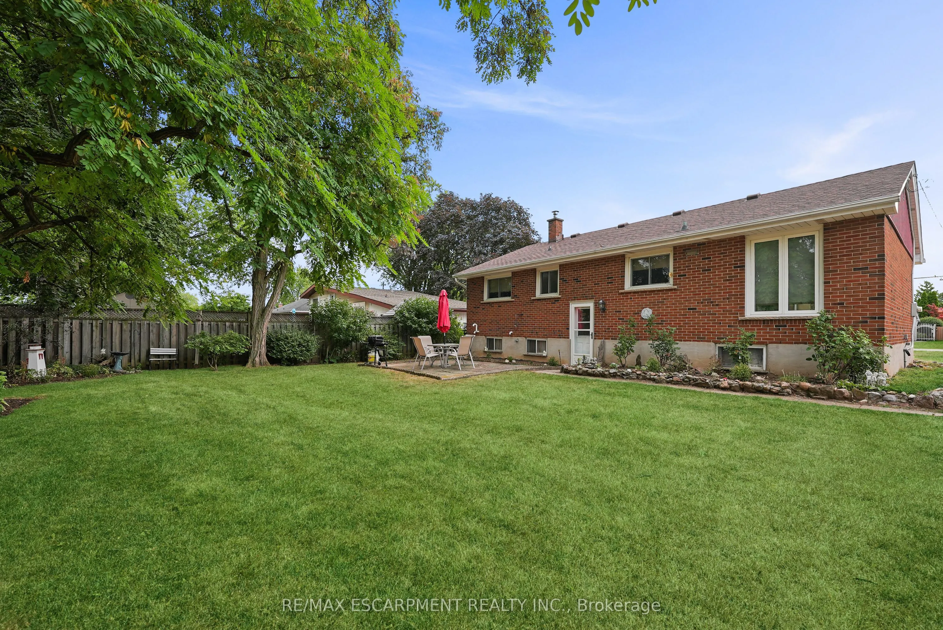 11 Kelson Avenue N
