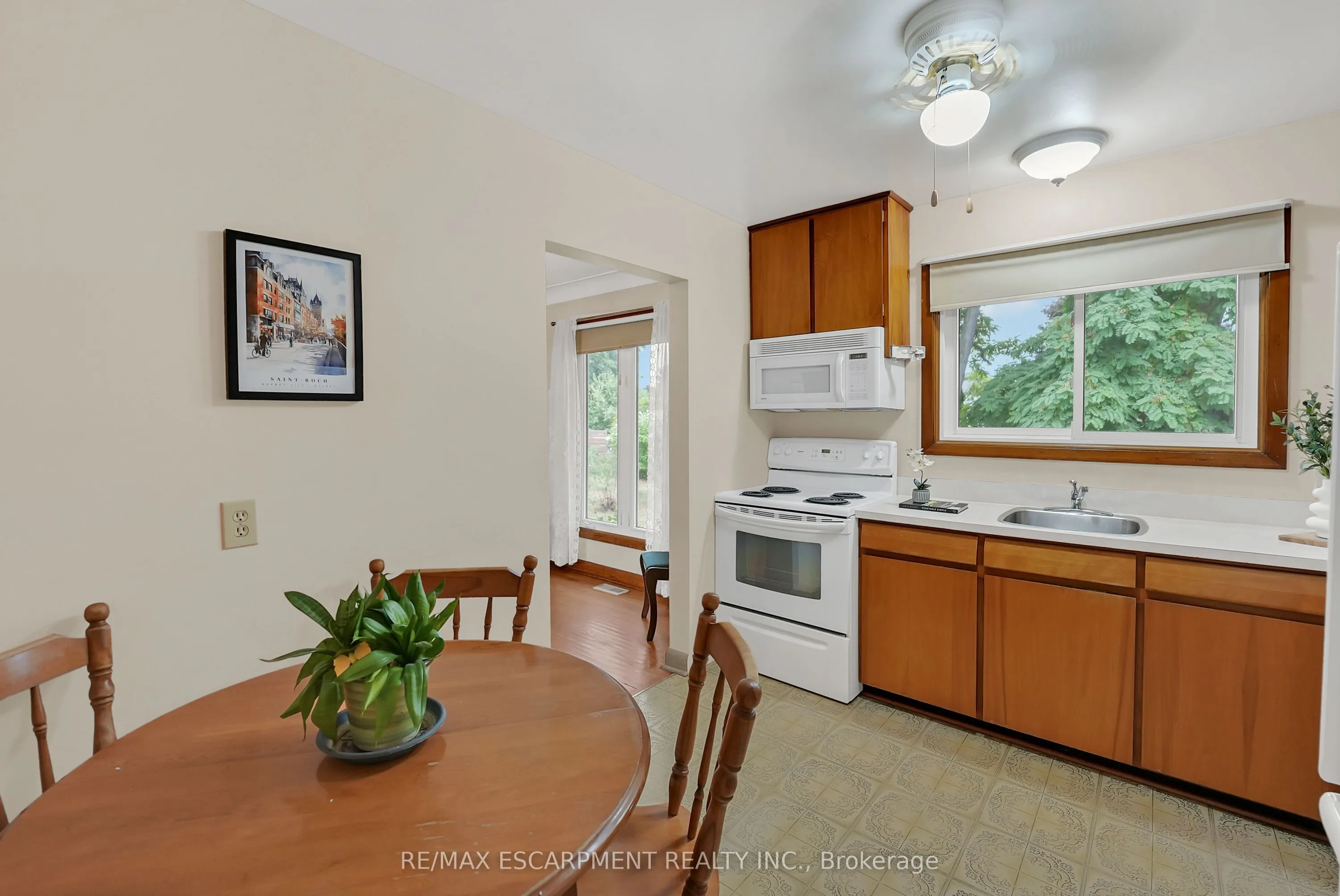 11 Kelson Avenue N