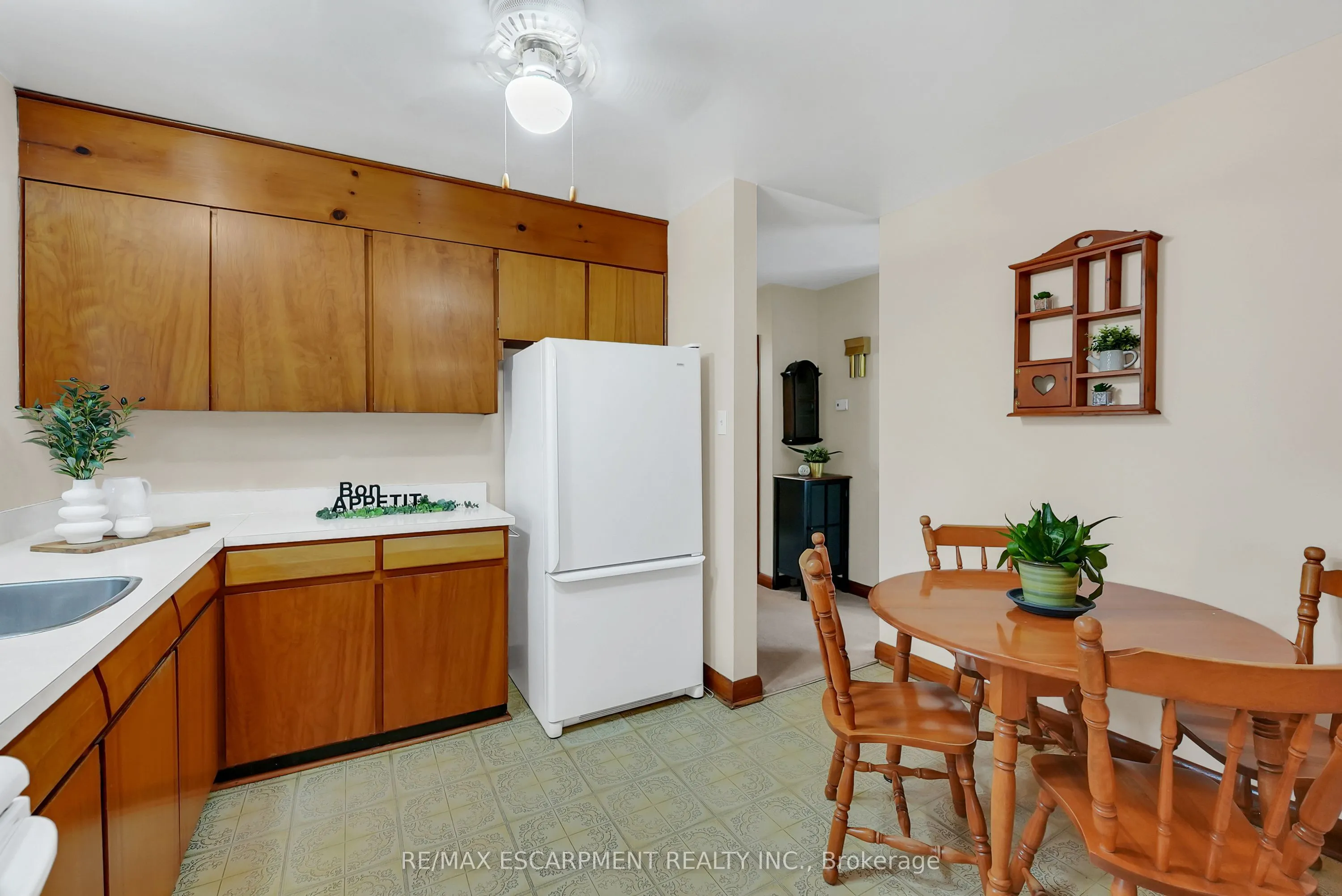 11 Kelson Avenue N