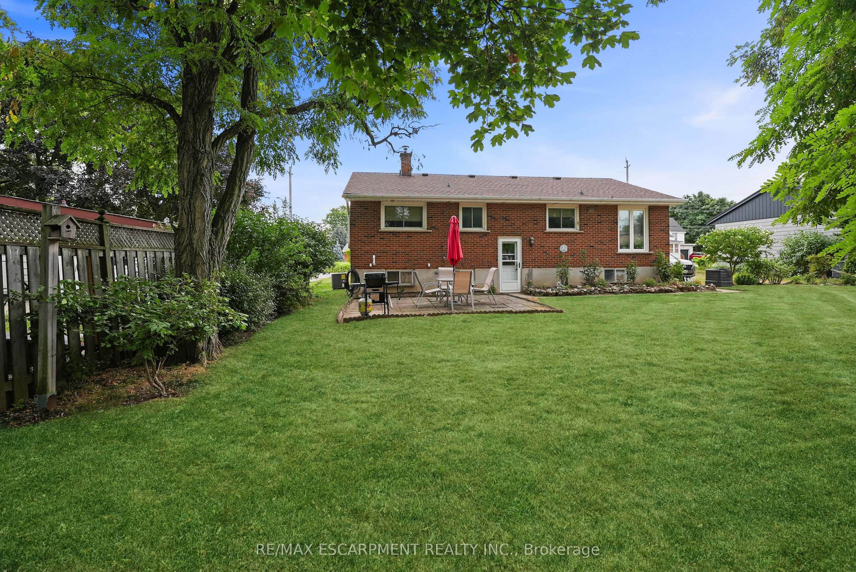 11 Kelson Avenue N
