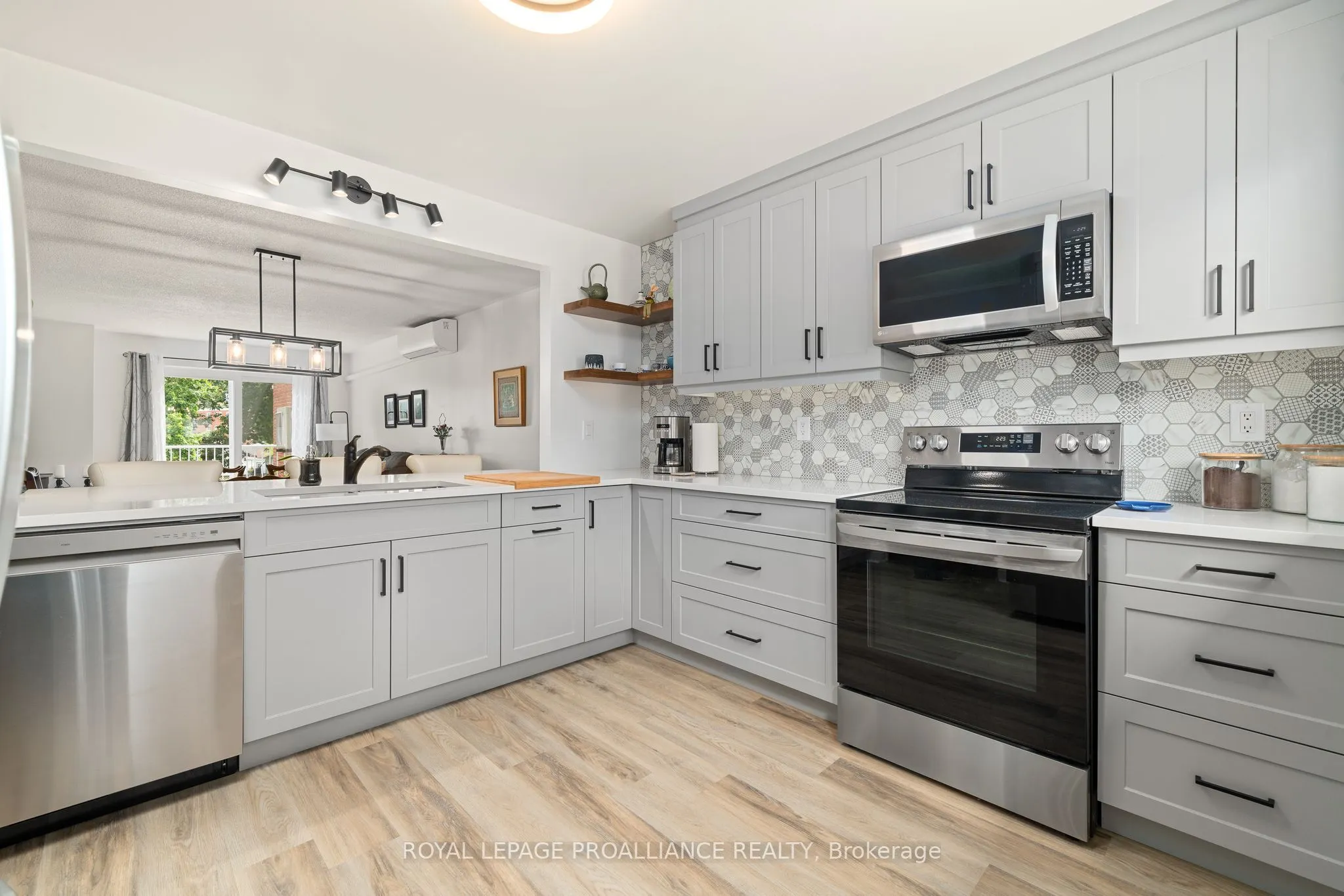179 Herchimer Avenue, #12