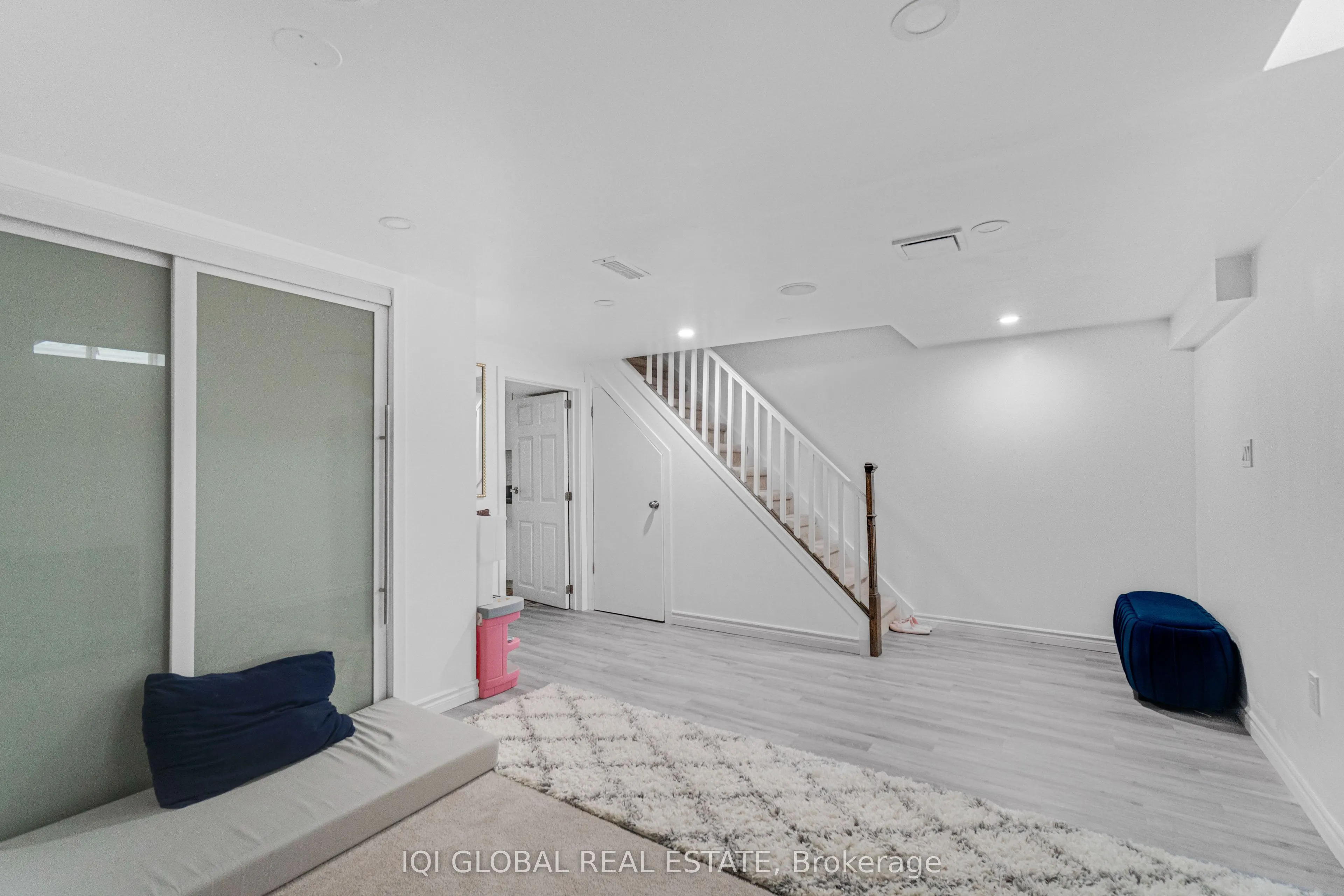 539 Parkview Crescent, #17