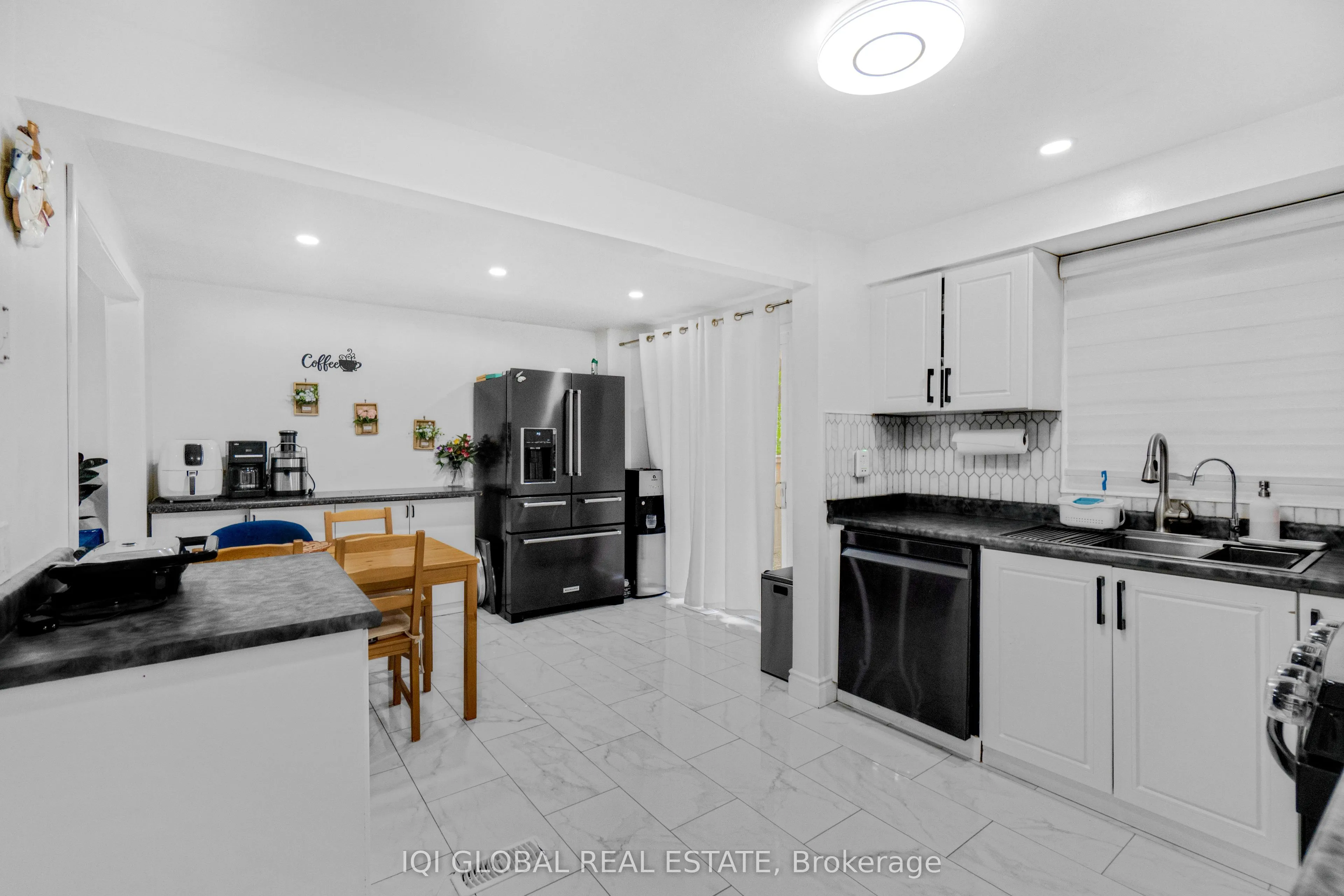 539 Parkview Crescent, #17
