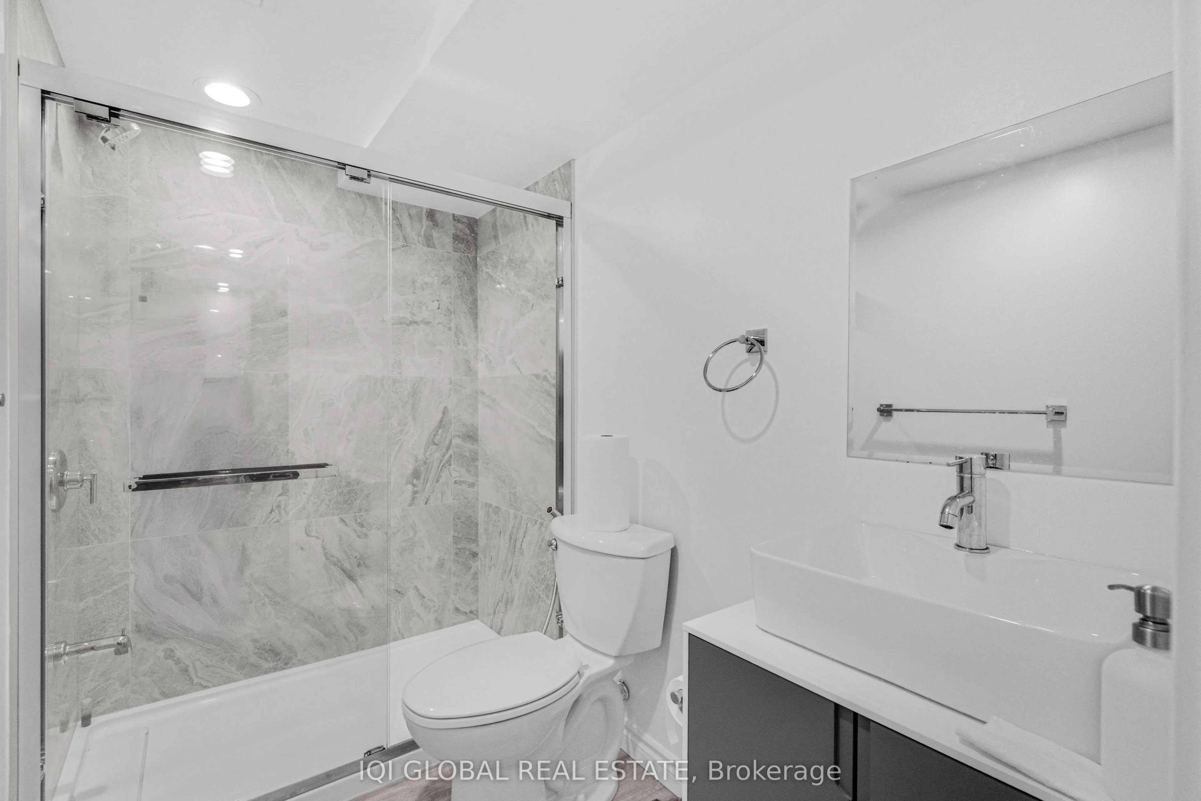 539 Parkview Crescent, #17