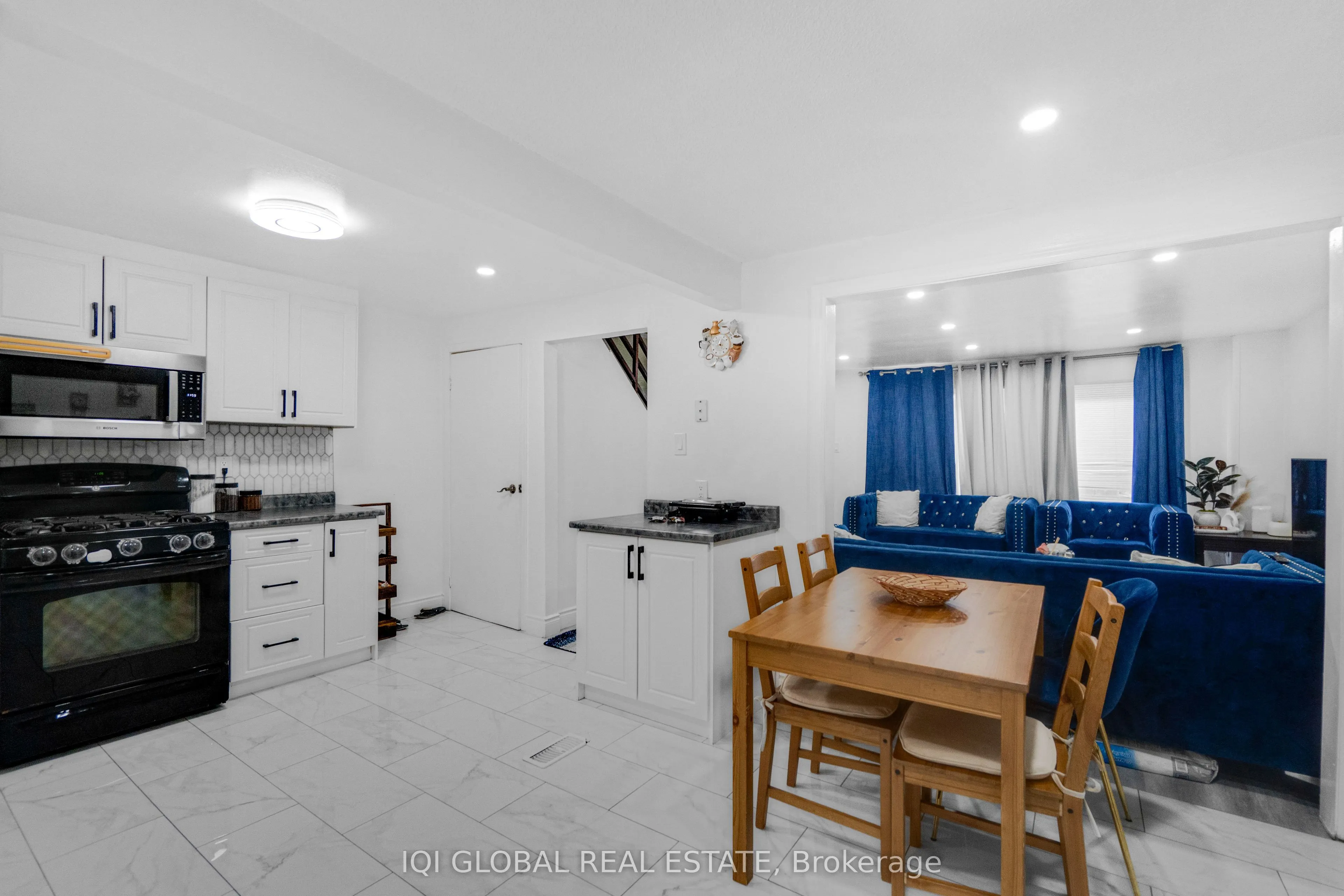 539 Parkview Crescent, #17