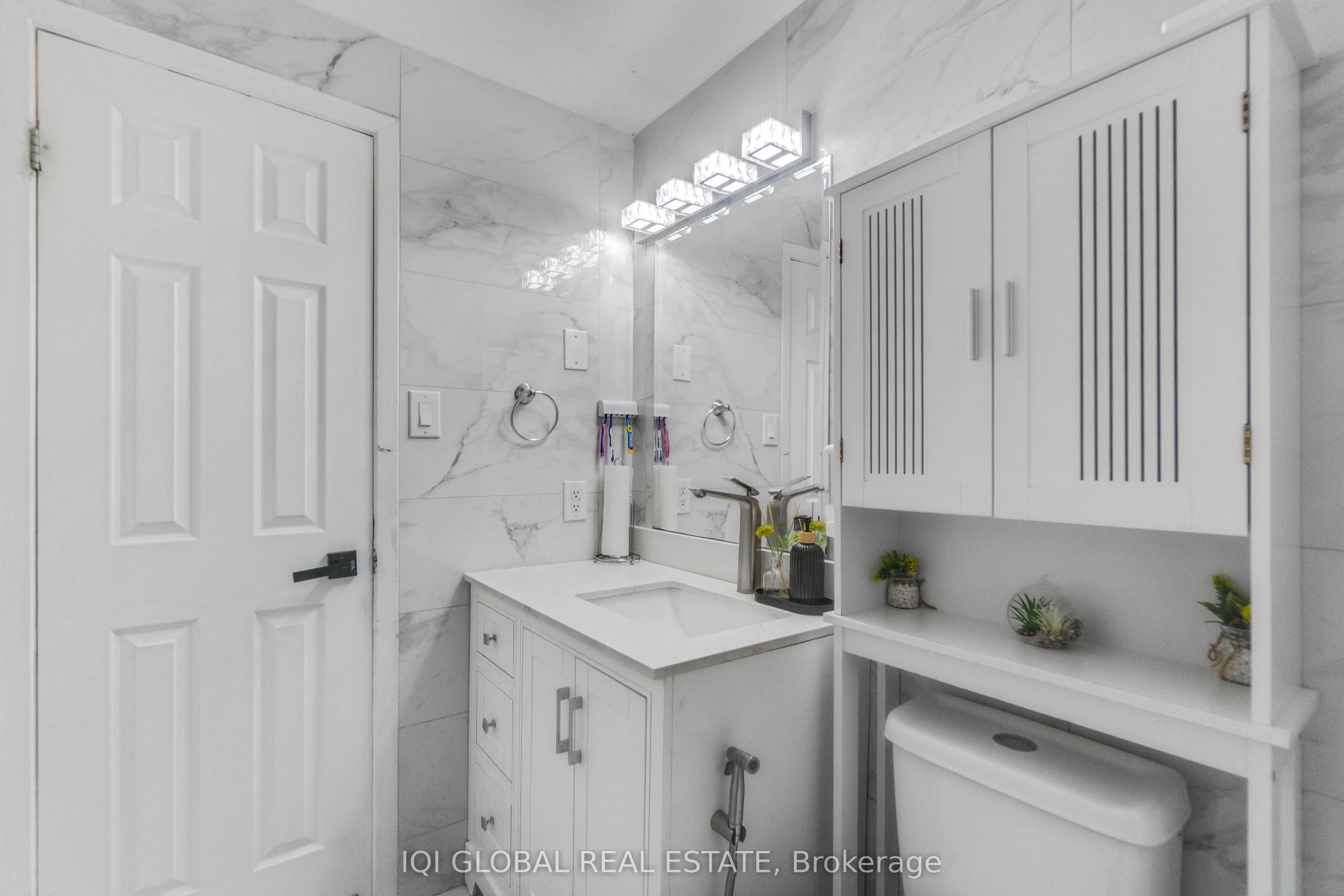 539 Parkview Crescent, #17