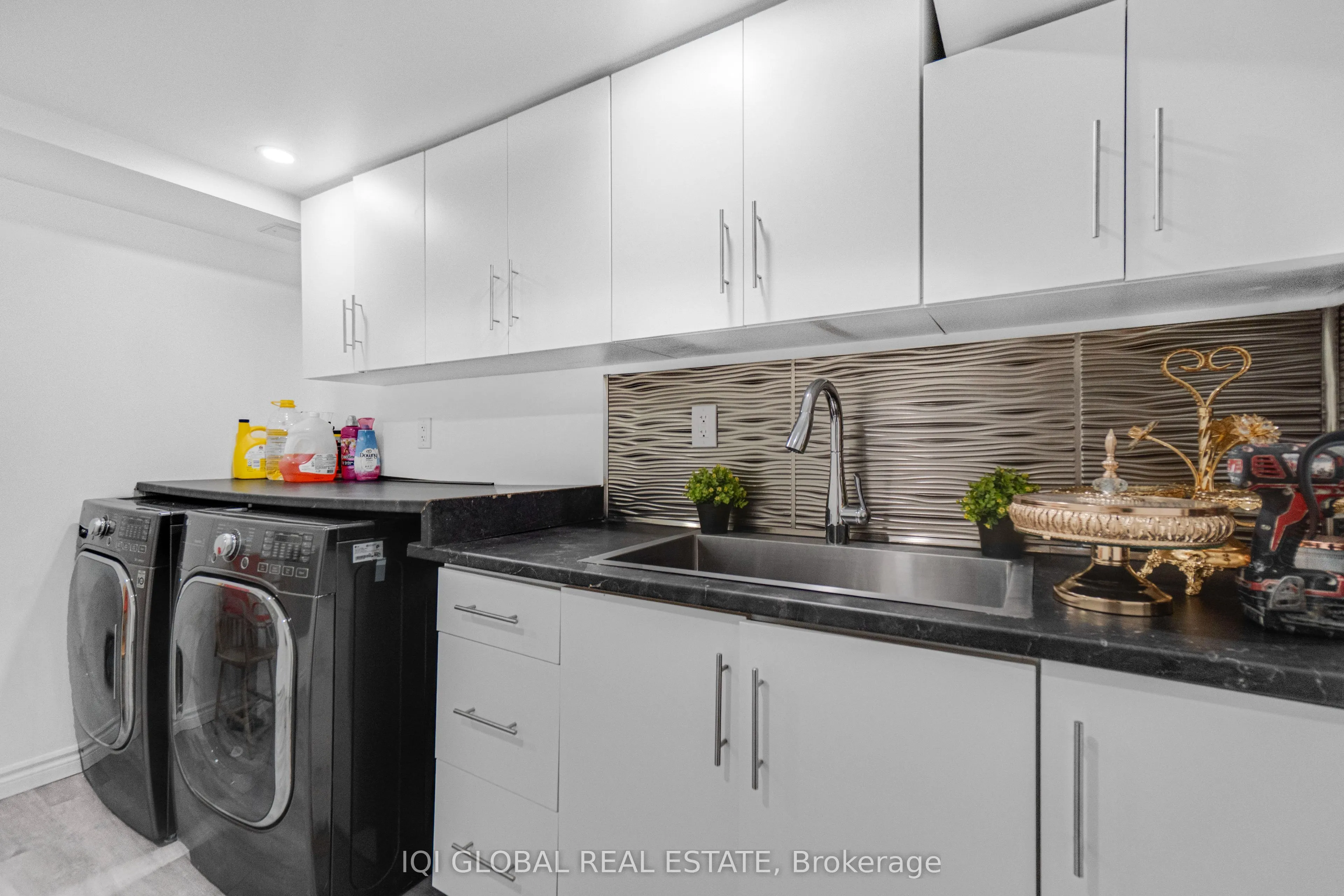 539 Parkview Crescent, #17