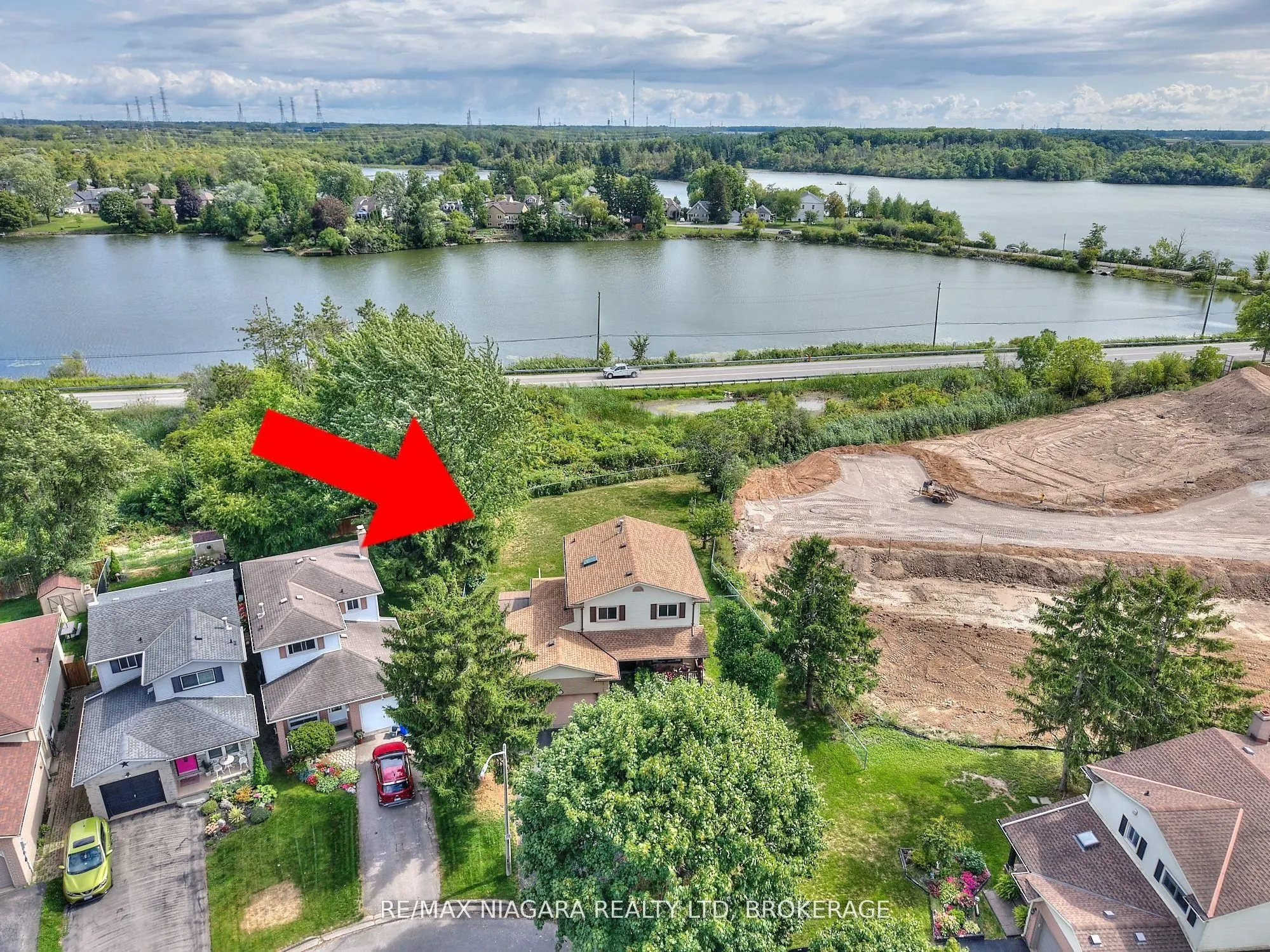 12 Lampman Crescent