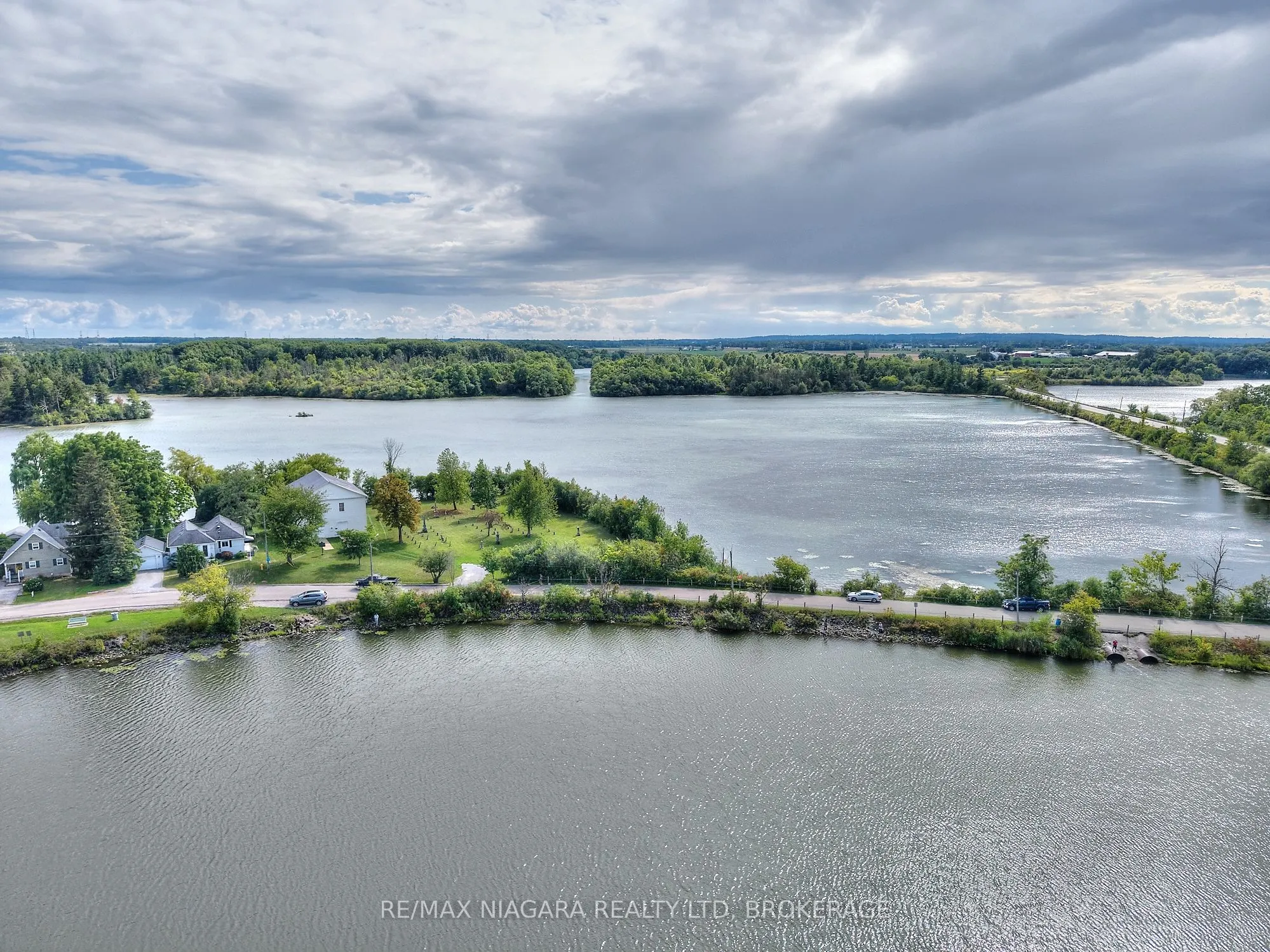 12 Lampman Crescent