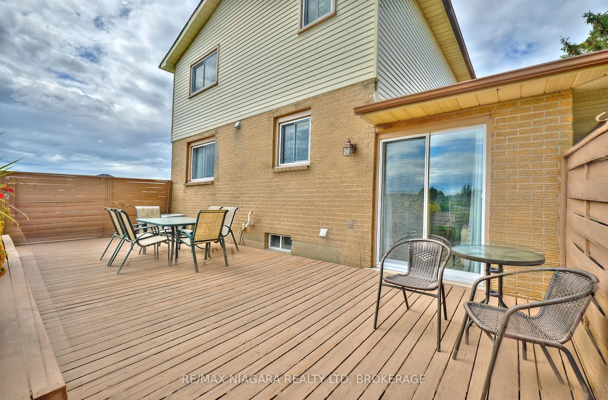 12 Lampman Crescent