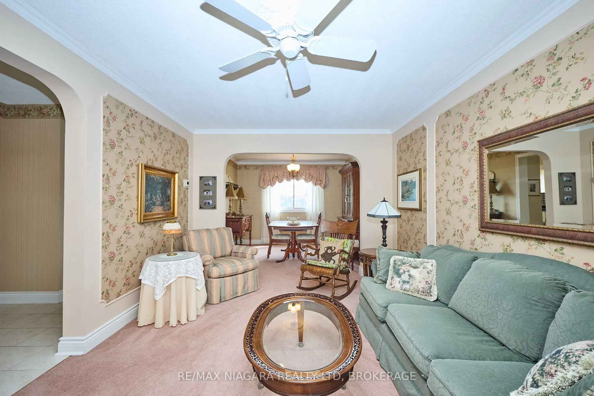 12 Lampman Crescent