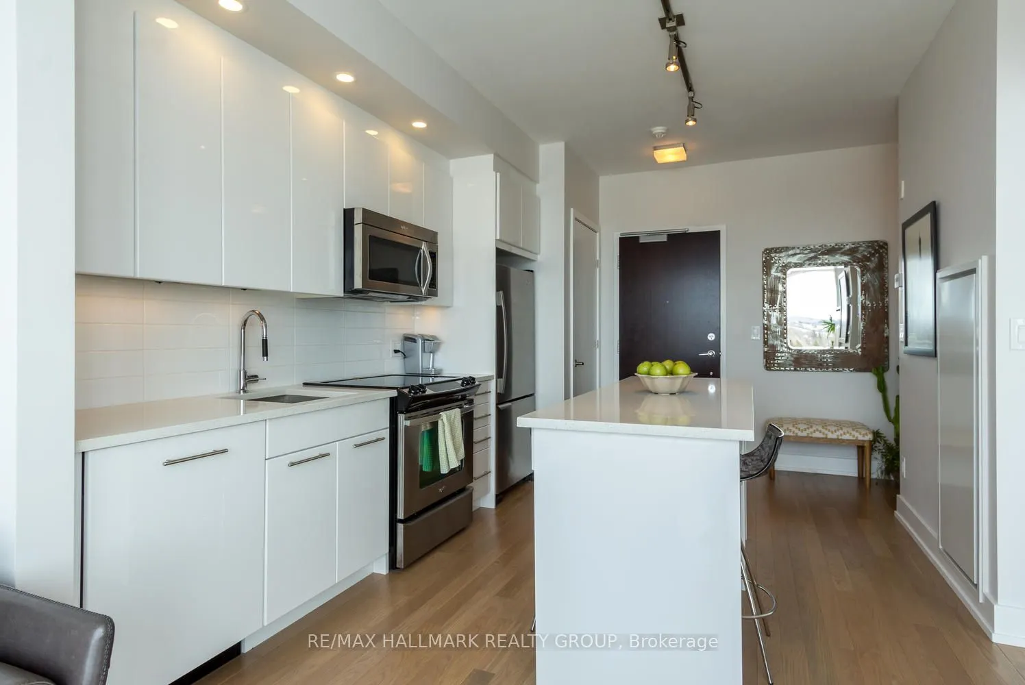 360 Patricia Avenue, #707