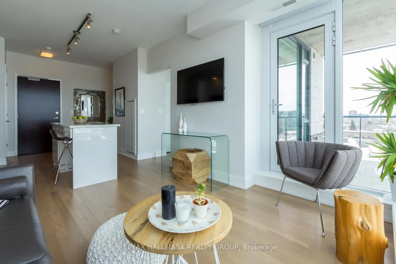 360 Patricia Avenue, #707