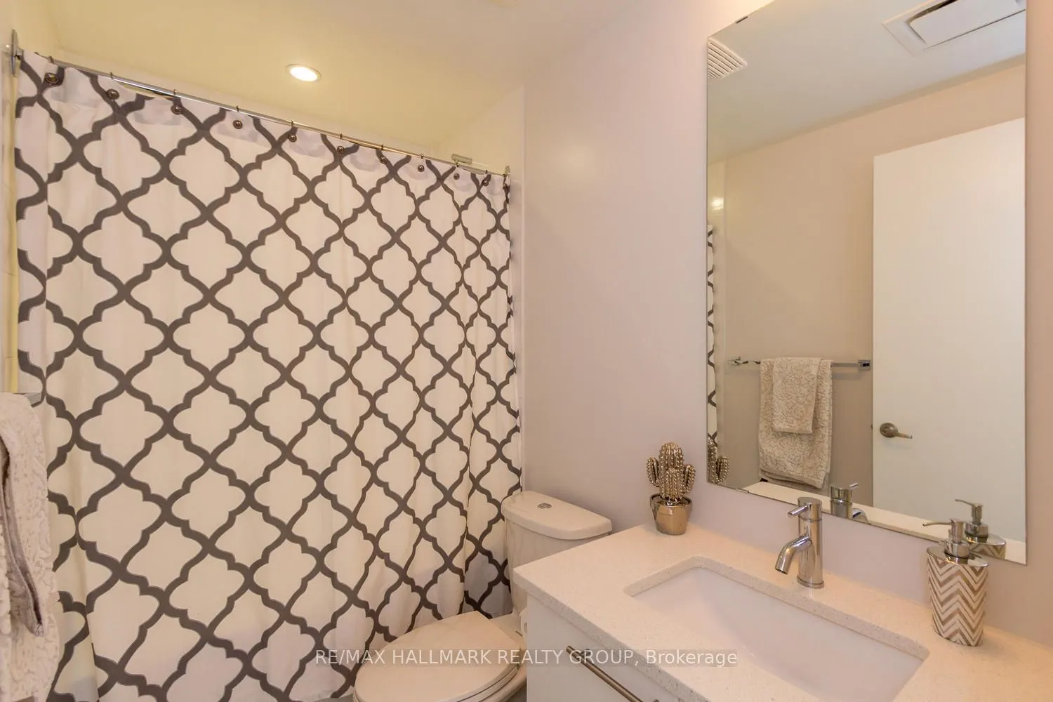 360 Patricia Avenue, #707