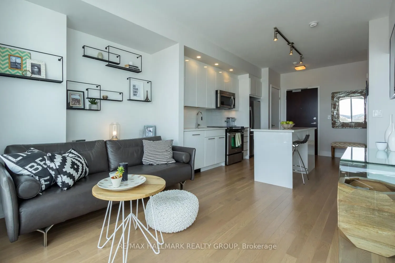 360 Patricia Avenue, #707