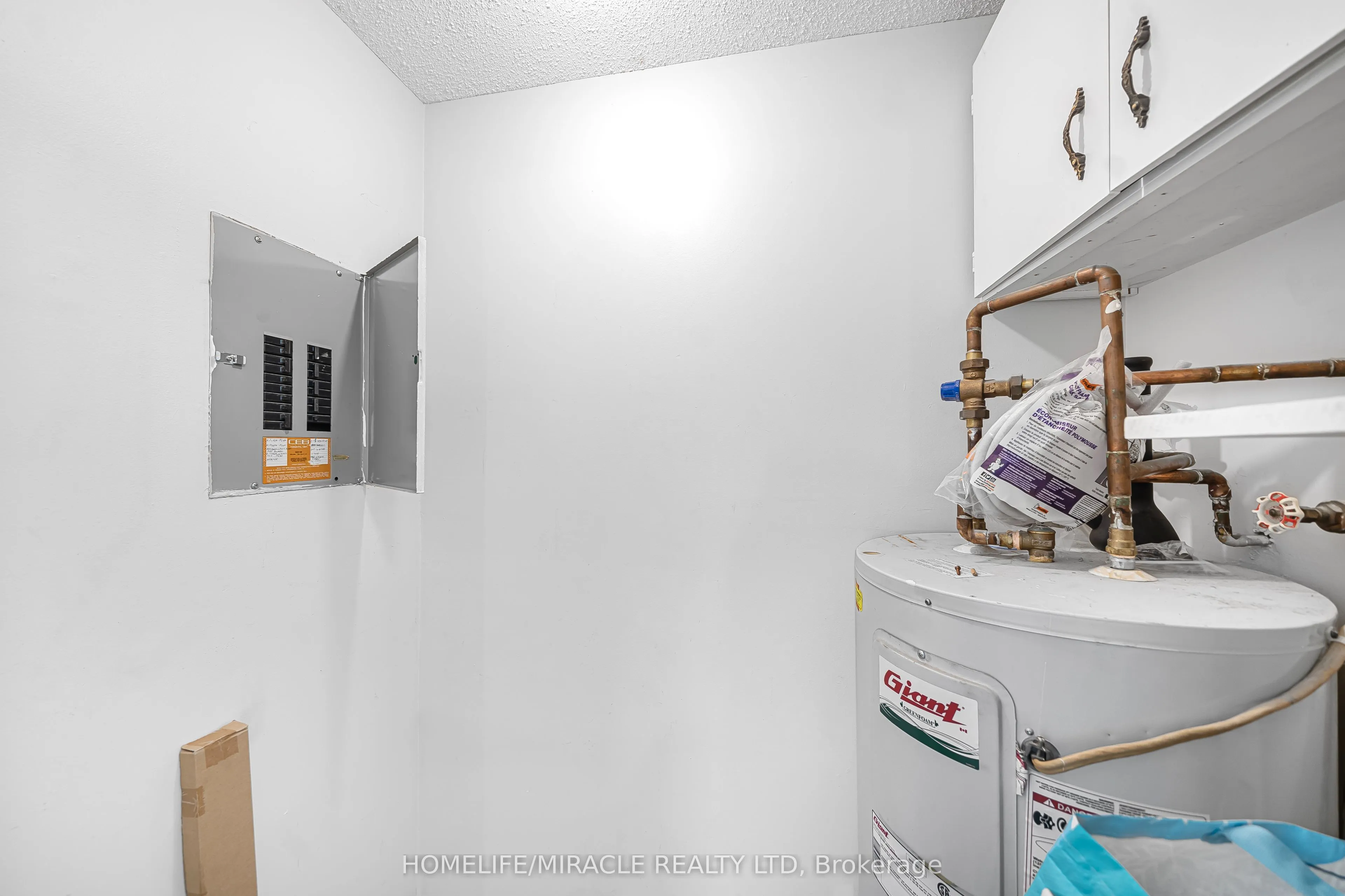323 Main Street W, #305