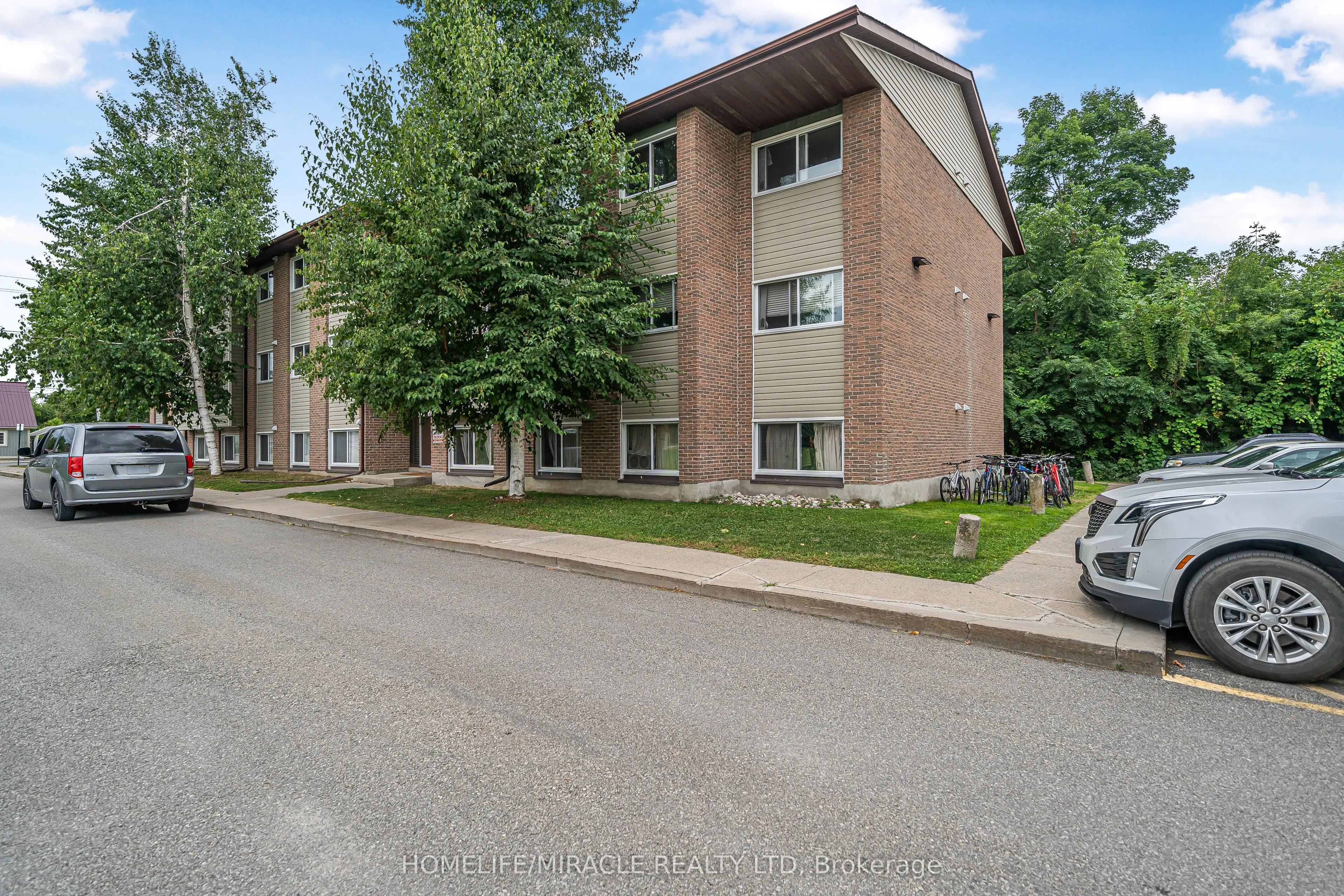 323 Main Street W, #305