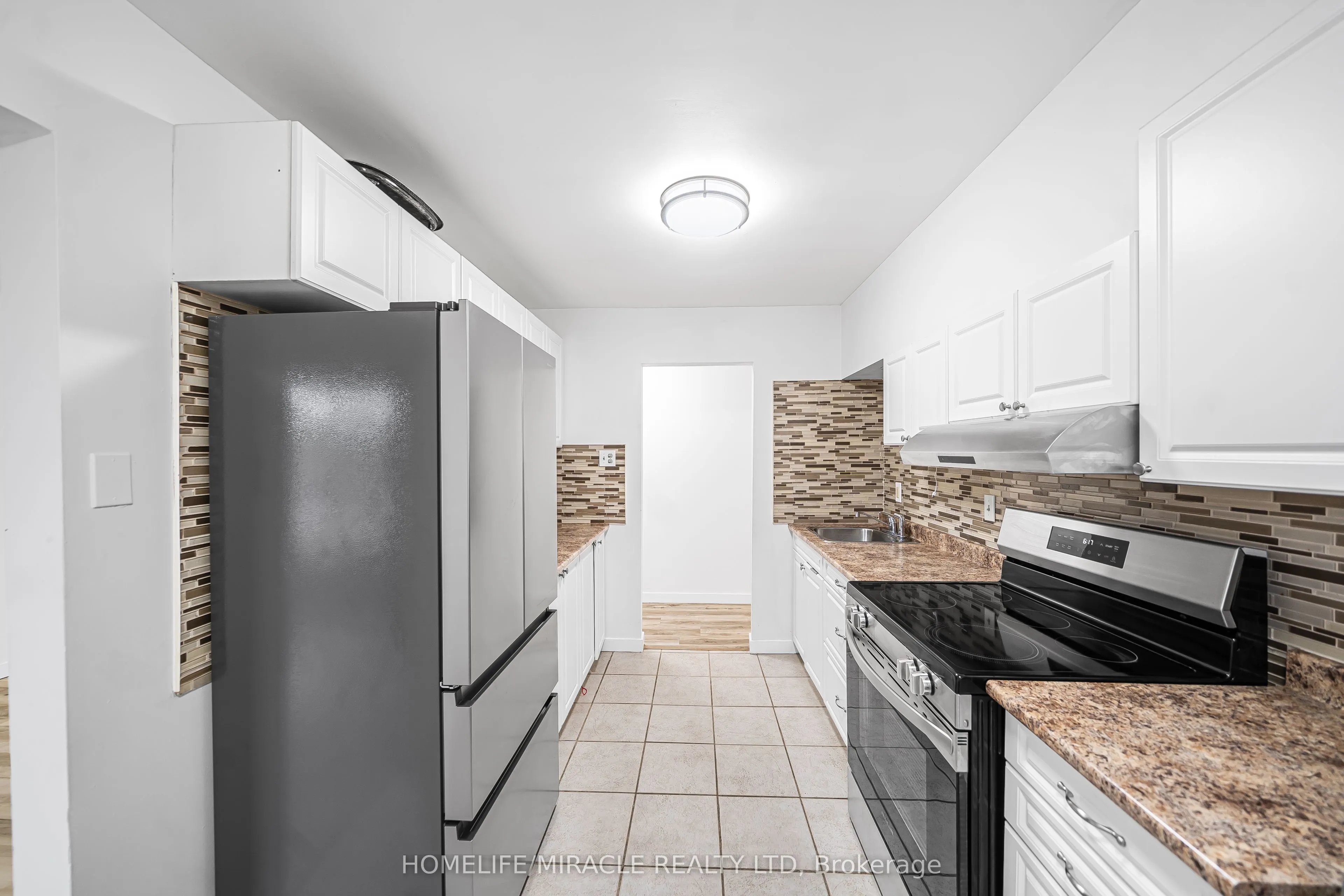 323 Main Street W, #305