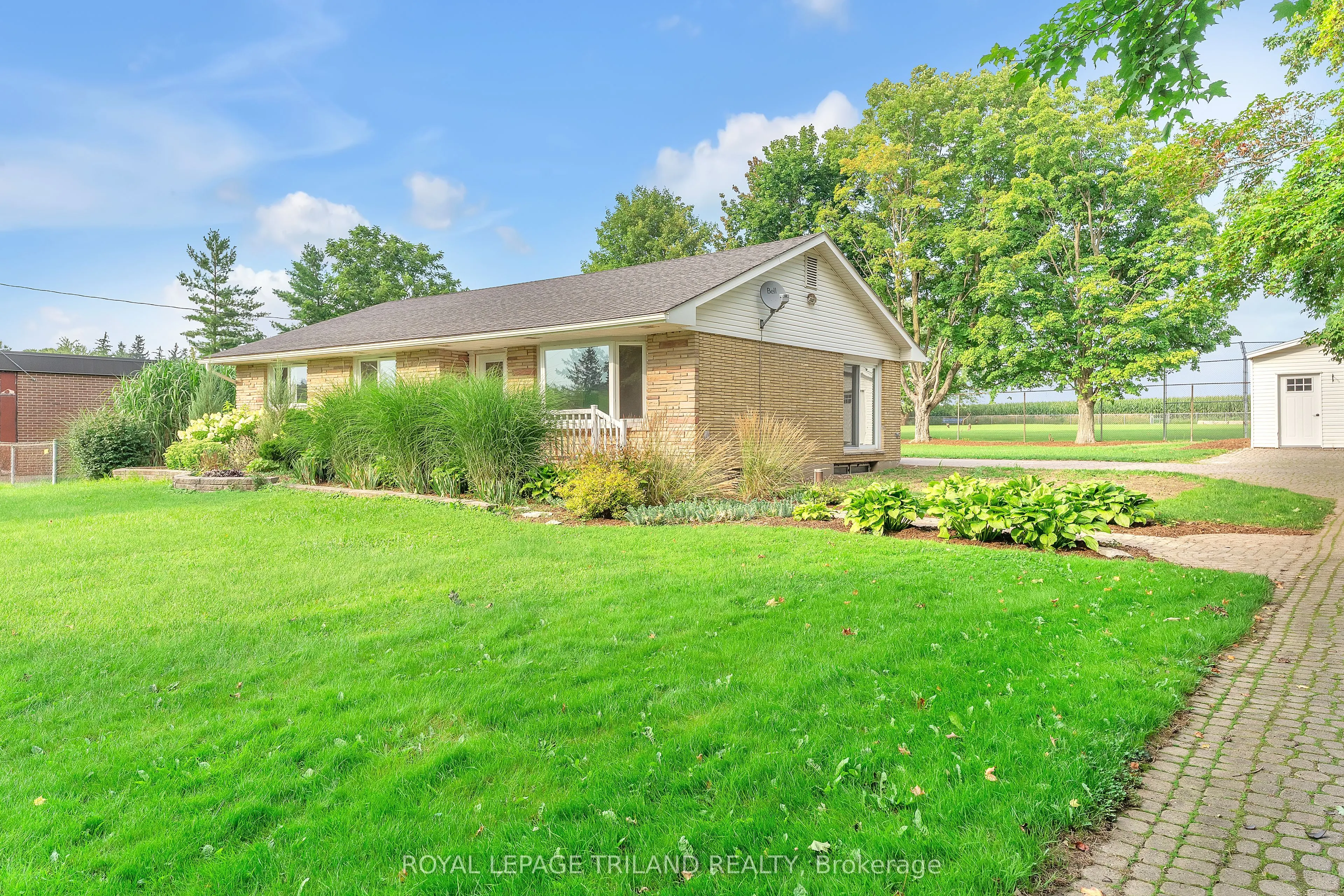 195900 19TH Line, #Upper