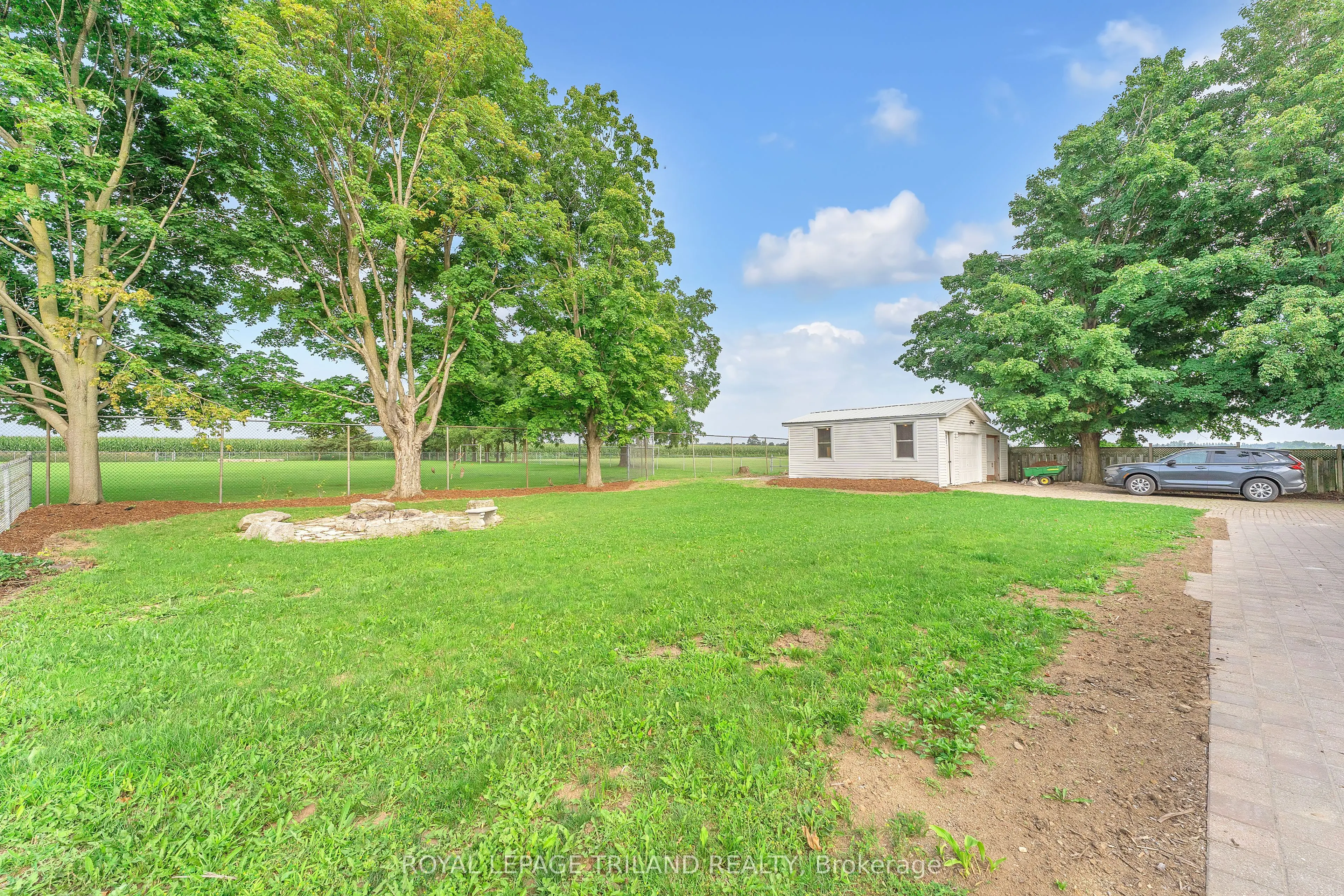 195900 19TH Line, #Upper