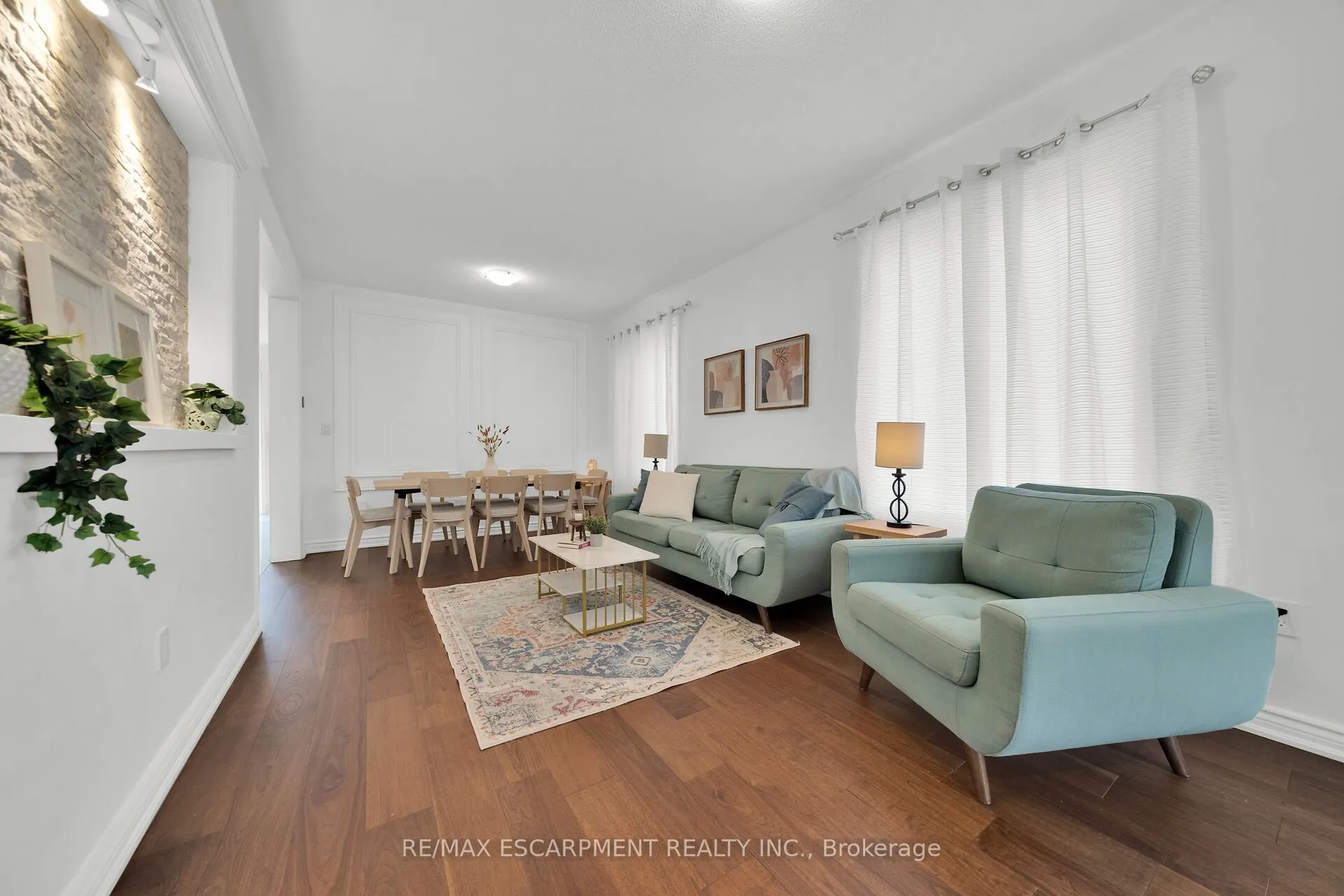 48 Montreal Circle